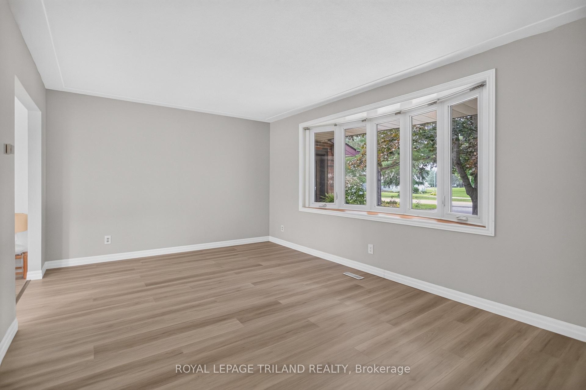Photo 9 of 115 Springer Street, Middlesex Centre, Komoka — HOMEH