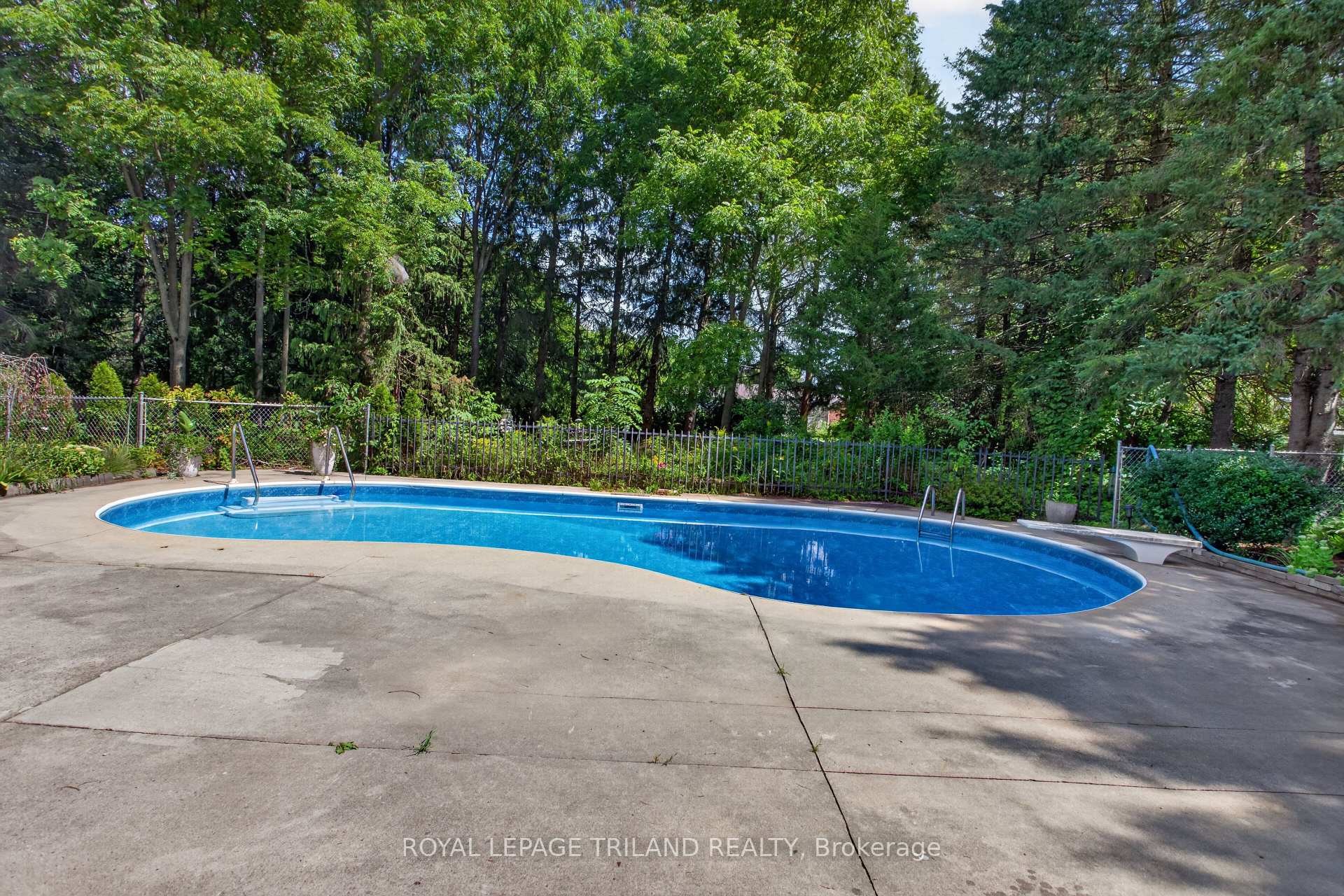 Photo 39 of 115 Springer Street, Middlesex Centre, Komoka — HOMEH