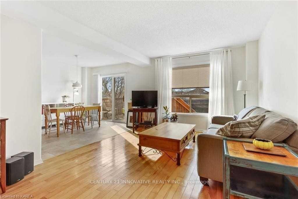 Photo 5 of 458 Freeman Crescent E, Kingston, Kingston East (Incl Barret Crt) — HOMEH