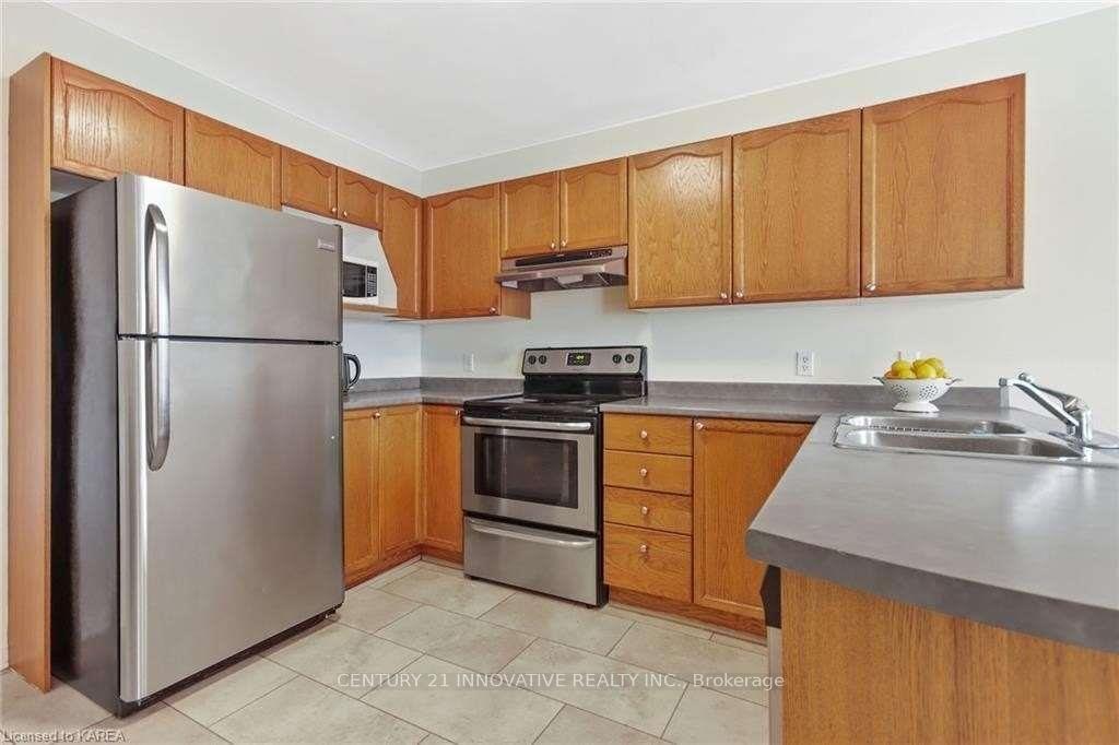 Photo 8 of 458 Freeman Crescent E, Kingston, Kingston East (Incl Barret Crt) — HOMEH