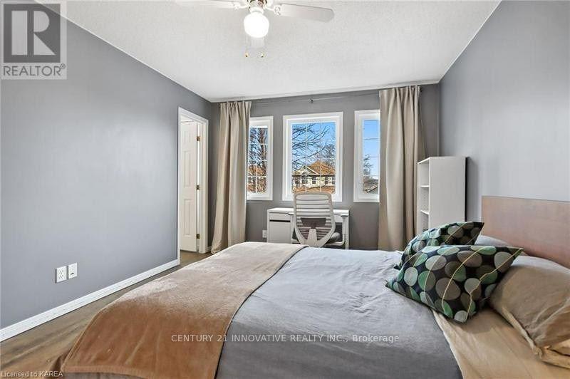 Photo 10 of 458 Freeman Crescent E, Kingston, Kingston East (Incl Barret Crt) — HOMEH