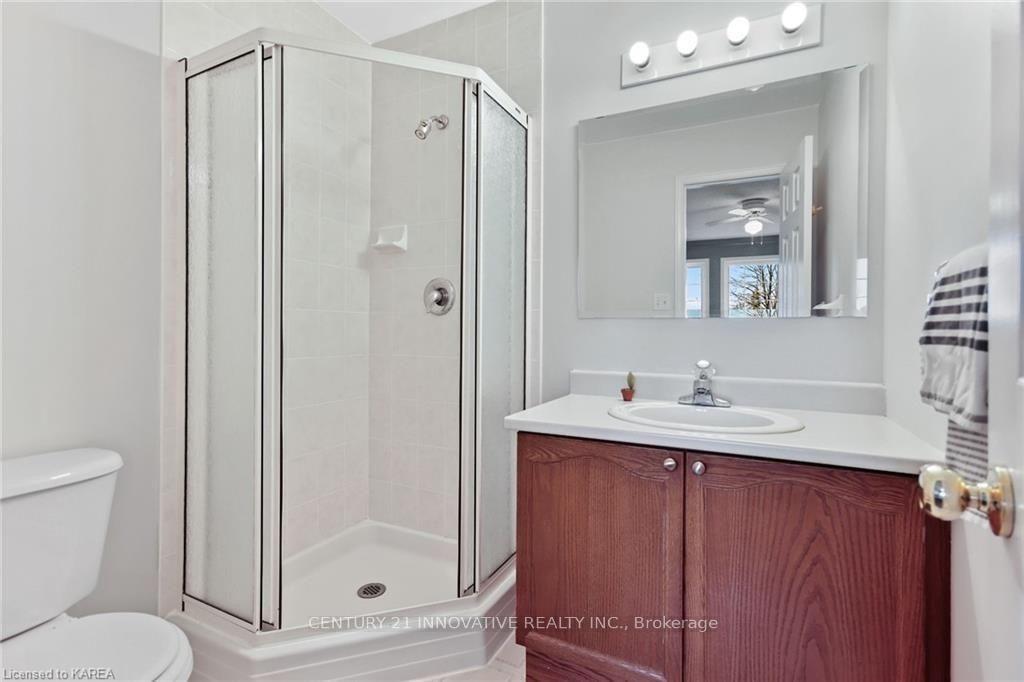 Photo 13 of 458 Freeman Crescent E, Kingston, Kingston East (Incl Barret Crt) — HOMEH