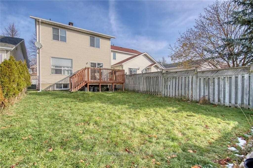 Photo 16 of 458 Freeman Crescent E, Kingston, Kingston East (Incl Barret Crt) — HOMEH