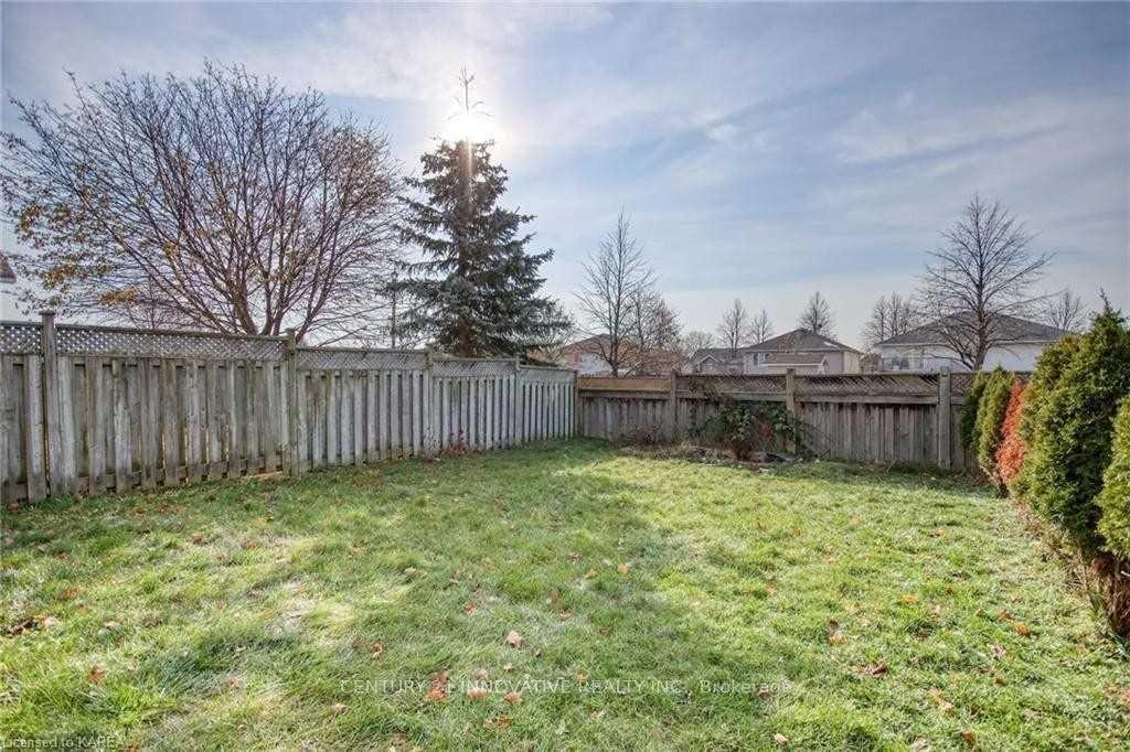 Photo 17 of 458 Freeman Crescent E, Kingston, Kingston East (Incl Barret Crt) — HOMEH