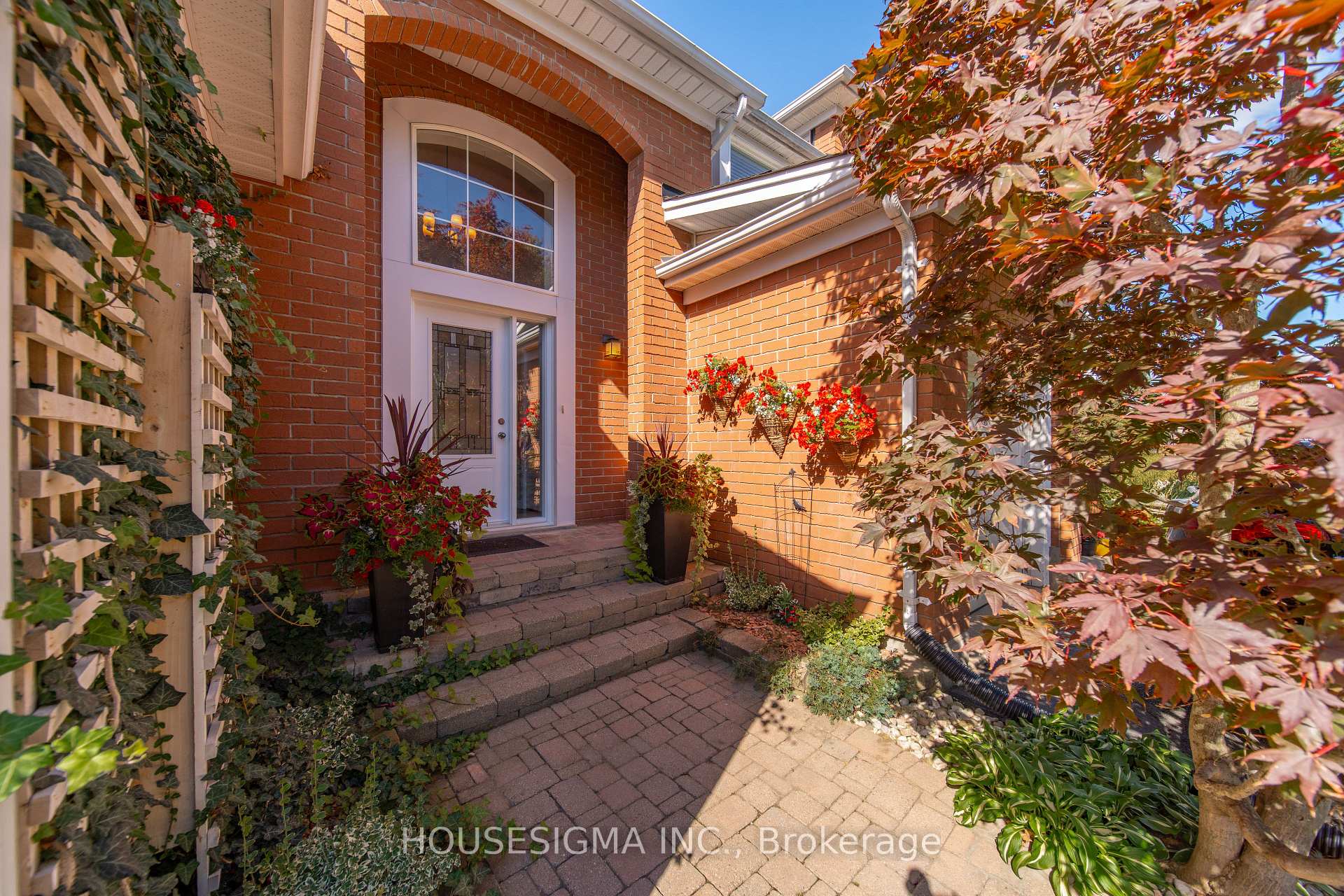 Photo 4 of 437 Beaver Creek Road, Waterloo, Columbia Forest — HOMEH