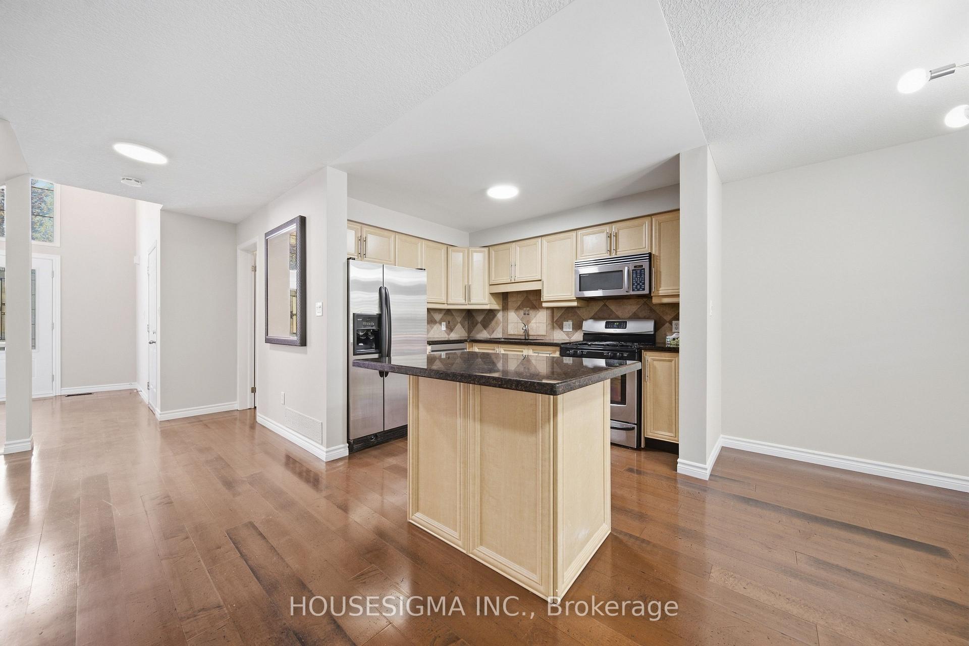 Photo 13 of 437 Beaver Creek Road, Waterloo, Columbia Forest — HOMEH