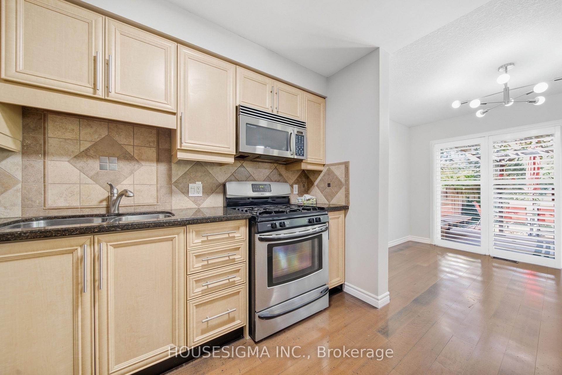 Photo 15 of 437 Beaver Creek Road, Waterloo, Columbia Forest — HOMEH