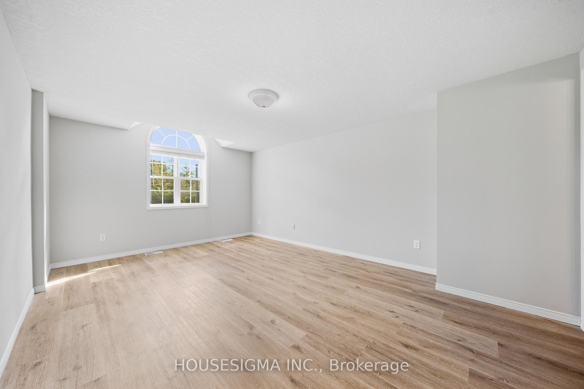 Photo 25 of 437 Beaver Creek Road, Waterloo, Columbia Forest — HOMEH