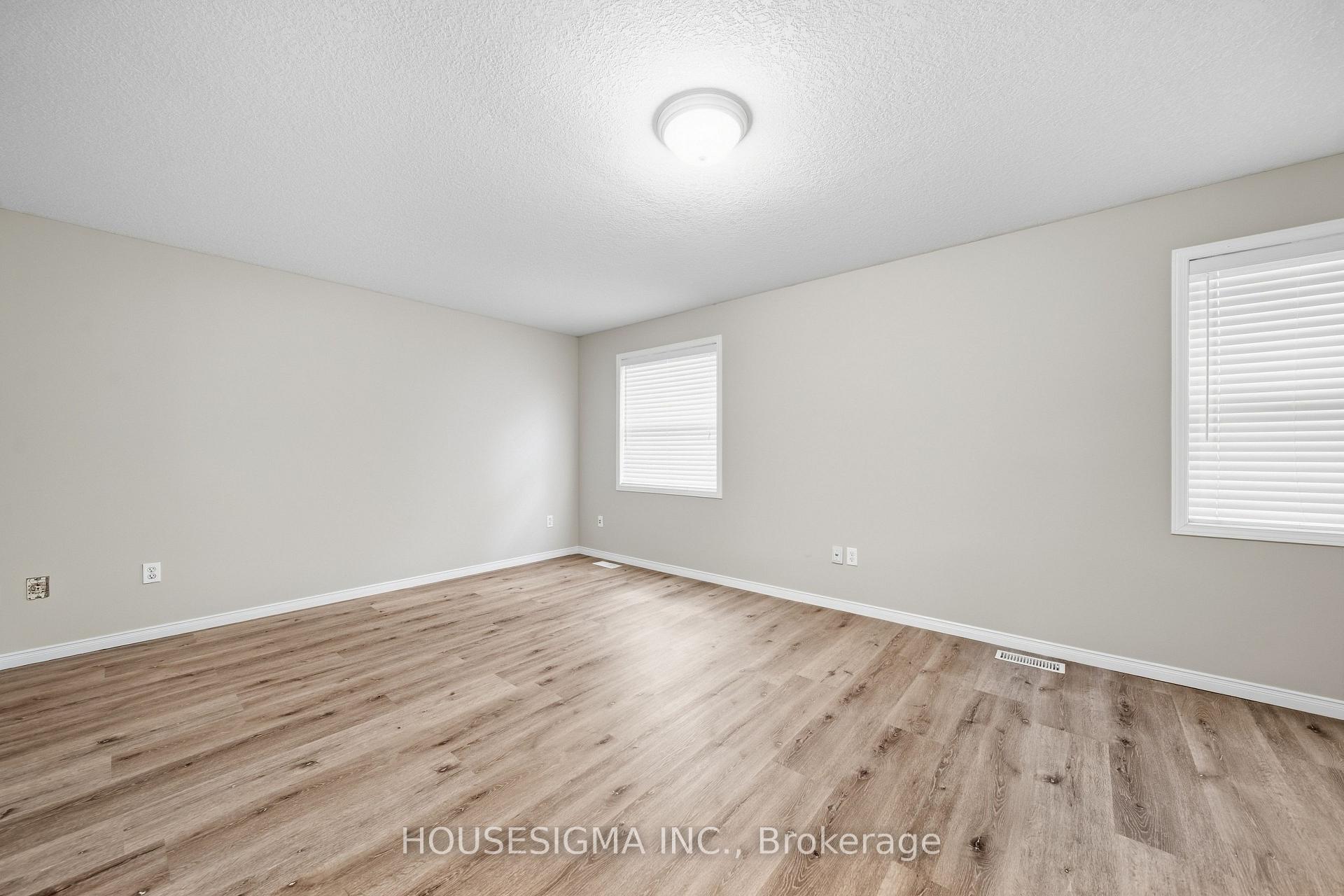 Photo 32 of 437 Beaver Creek Road, Waterloo, Columbia Forest — HOMEH