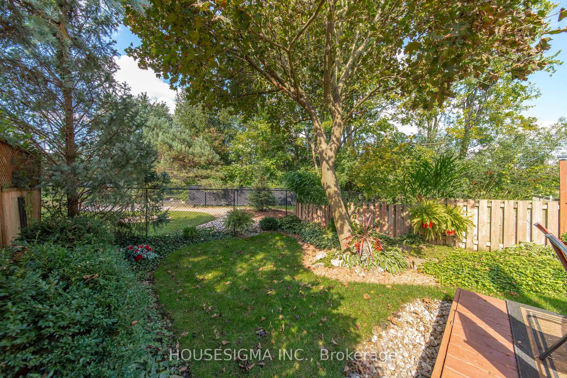 Photo 45 of 437 Beaver Creek Road, Waterloo, Columbia Forest — HOMEH
