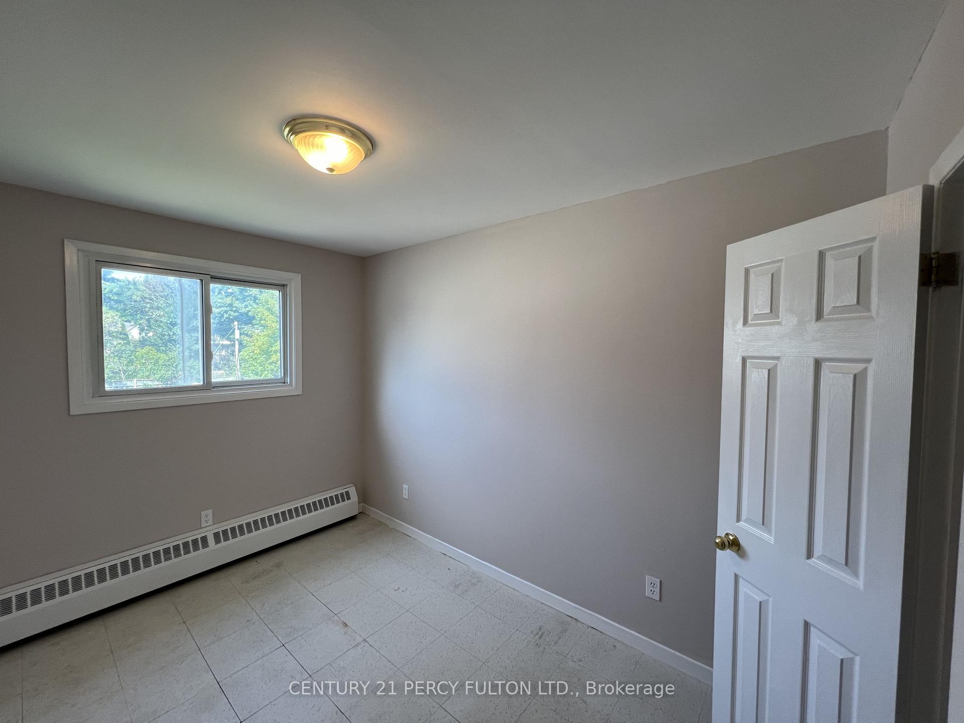 Photo 5 of Unit 3, 86 Brock Street E, Oshawa, O'Neill — HOMEH