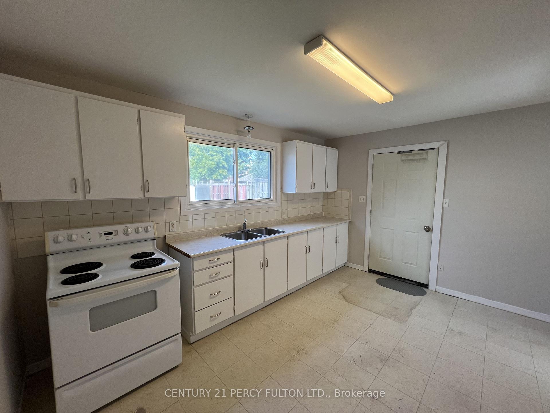 Photo 10 of Unit 3, 86 Brock Street E, Oshawa, O'Neill — HOMEH