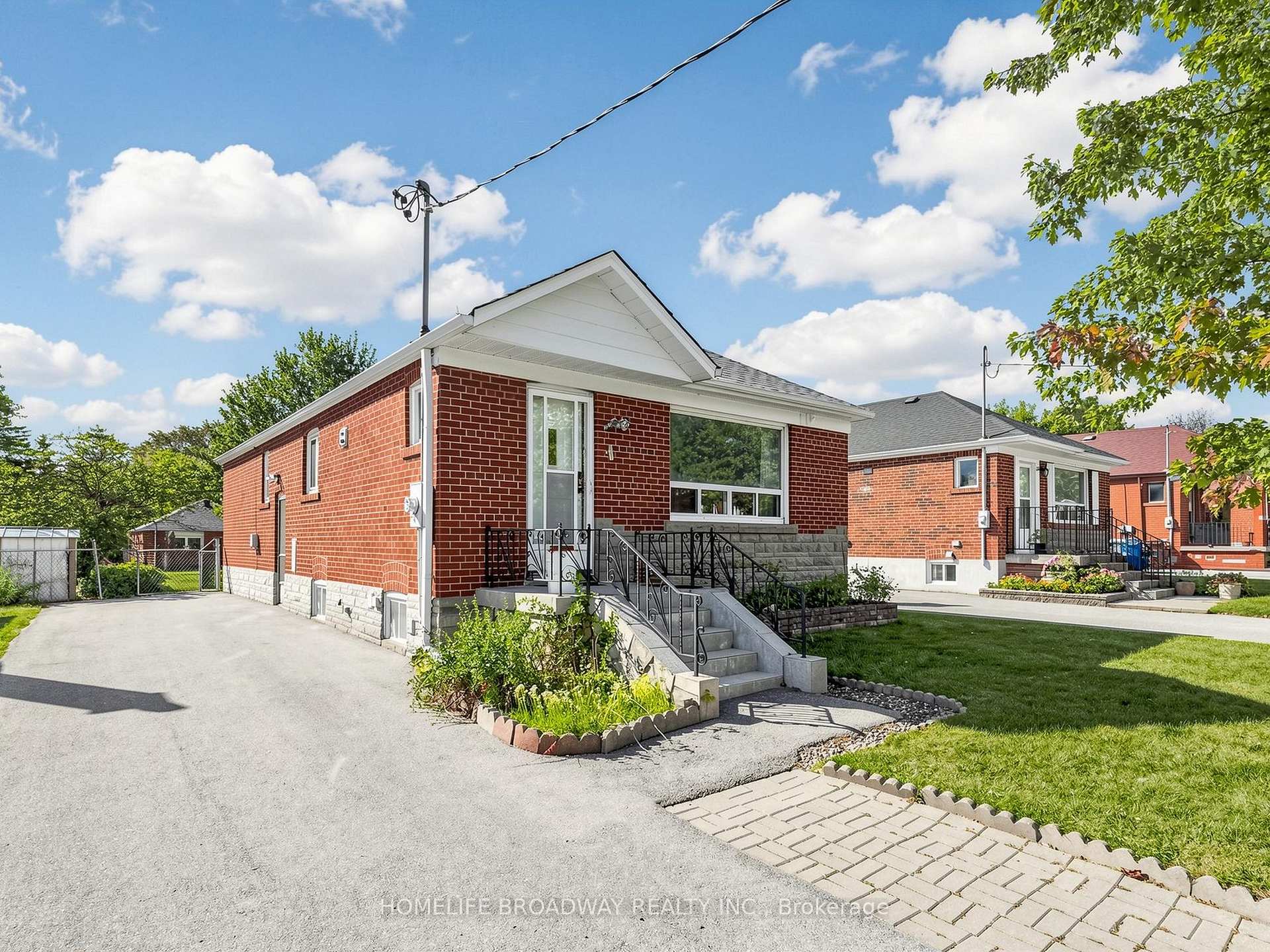 Photo 3 of 28 Ionview Road, Scarborough, Ionview — HOMEH