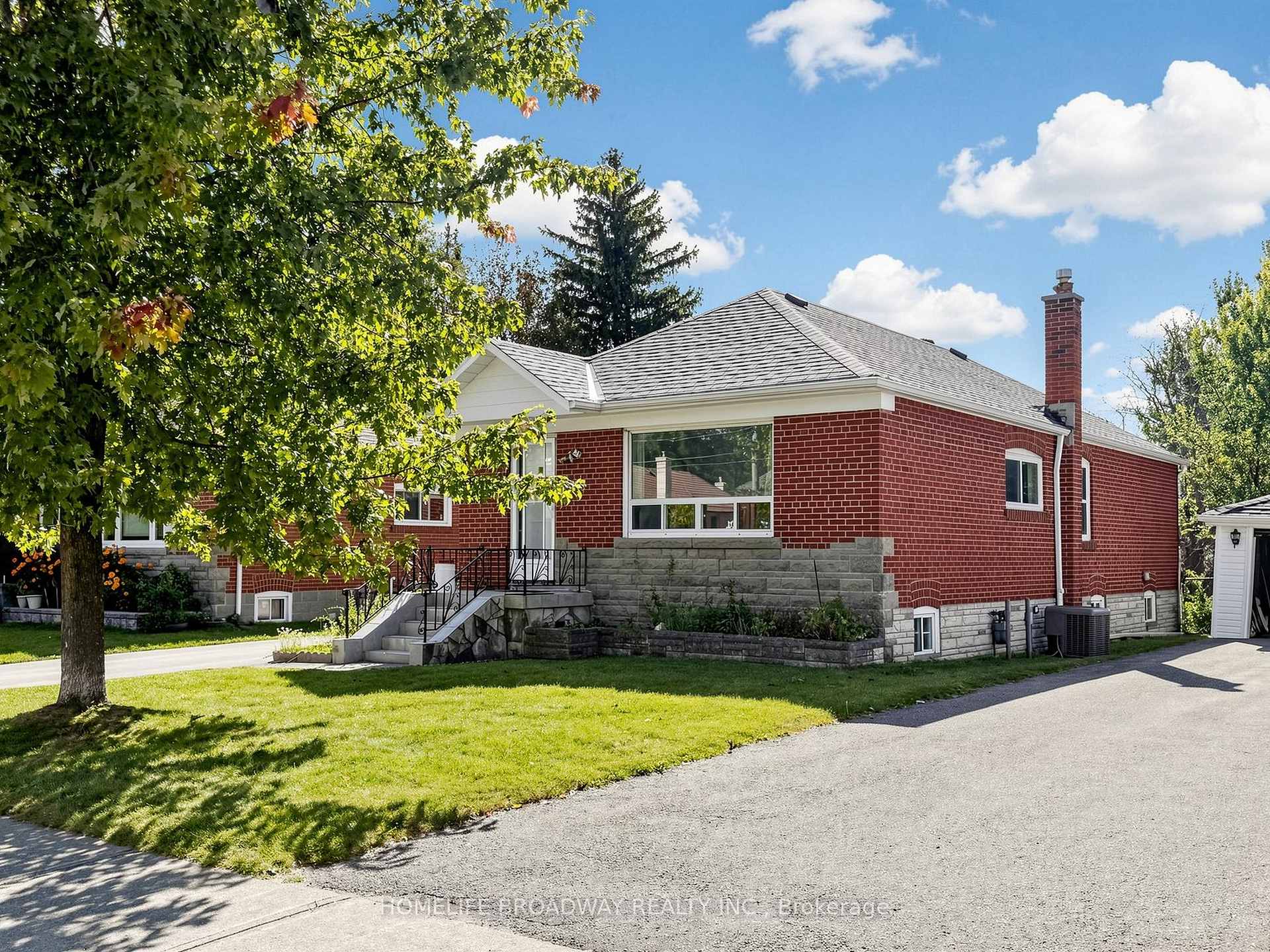 Photo 4 of 28 Ionview Road, Scarborough, Ionview — HOMEH