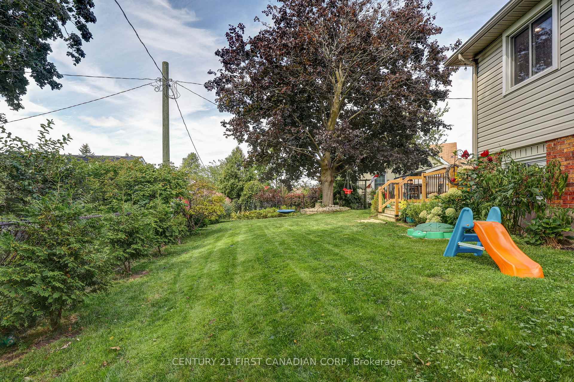 Photo 7 of 24 Erinlea Drive, St. Thomas — HOMEH