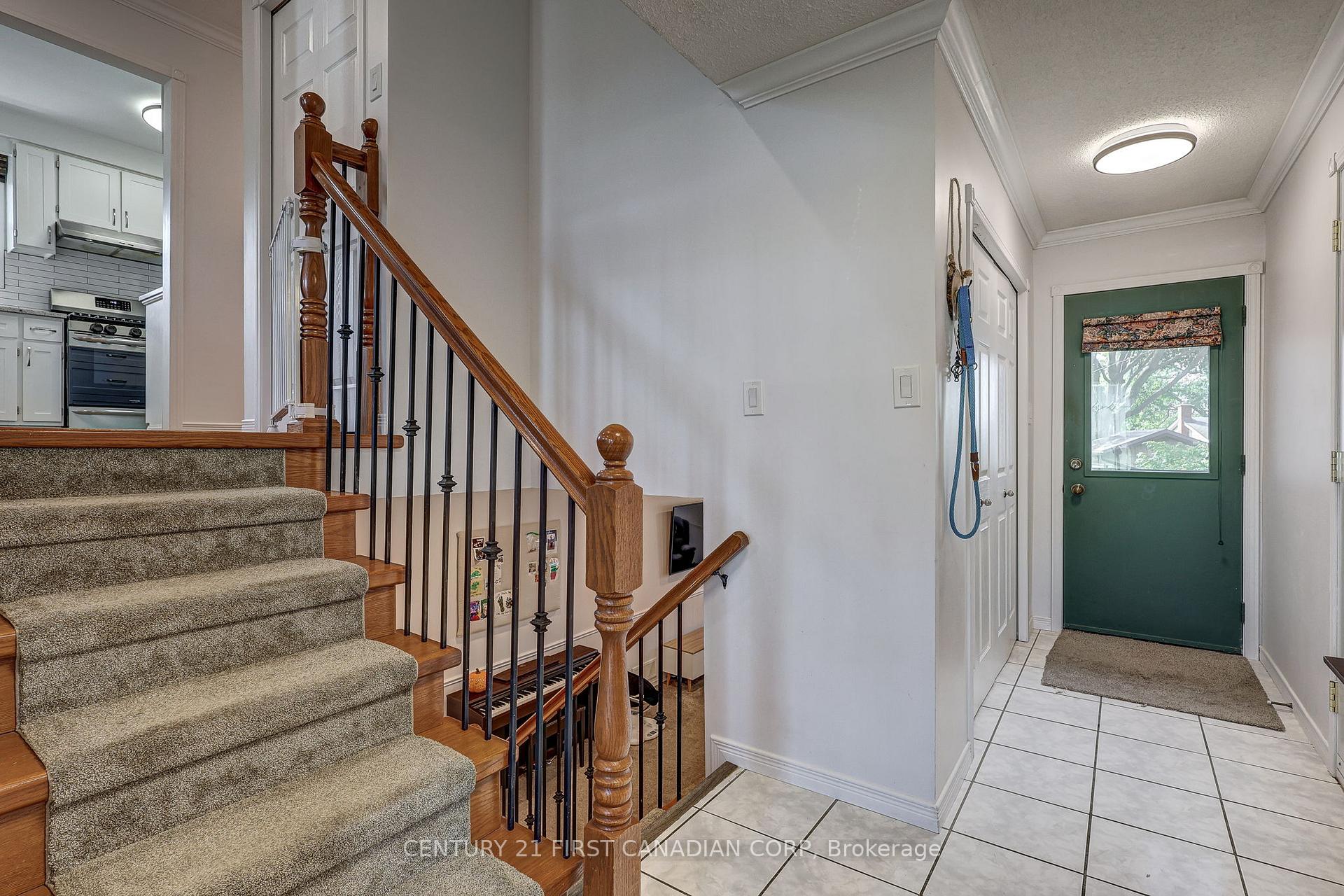 Photo 16 of 24 Erinlea Drive, St. Thomas — HOMEH