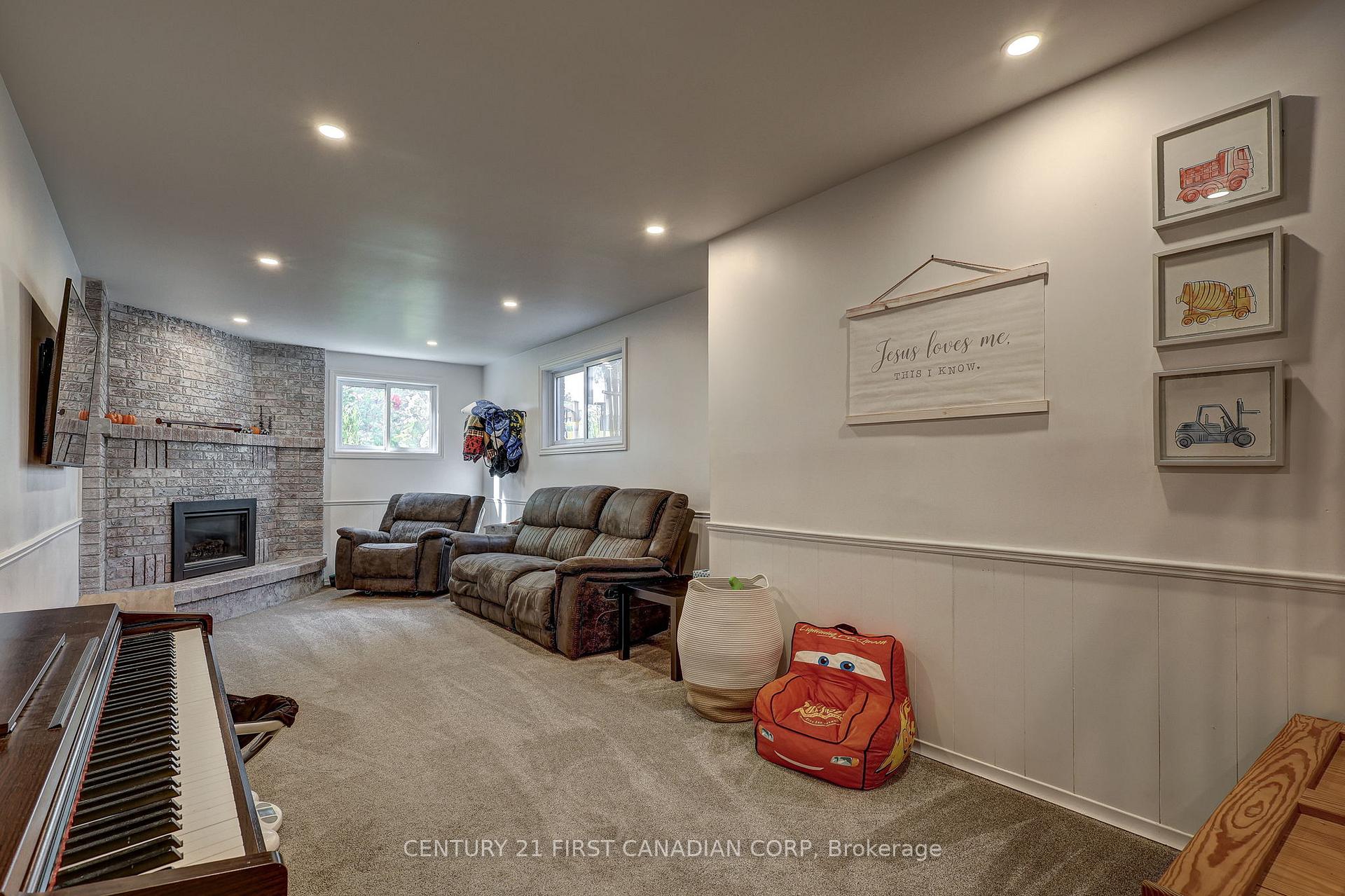 Photo 43 of 24 Erinlea Drive, St. Thomas — HOMEH