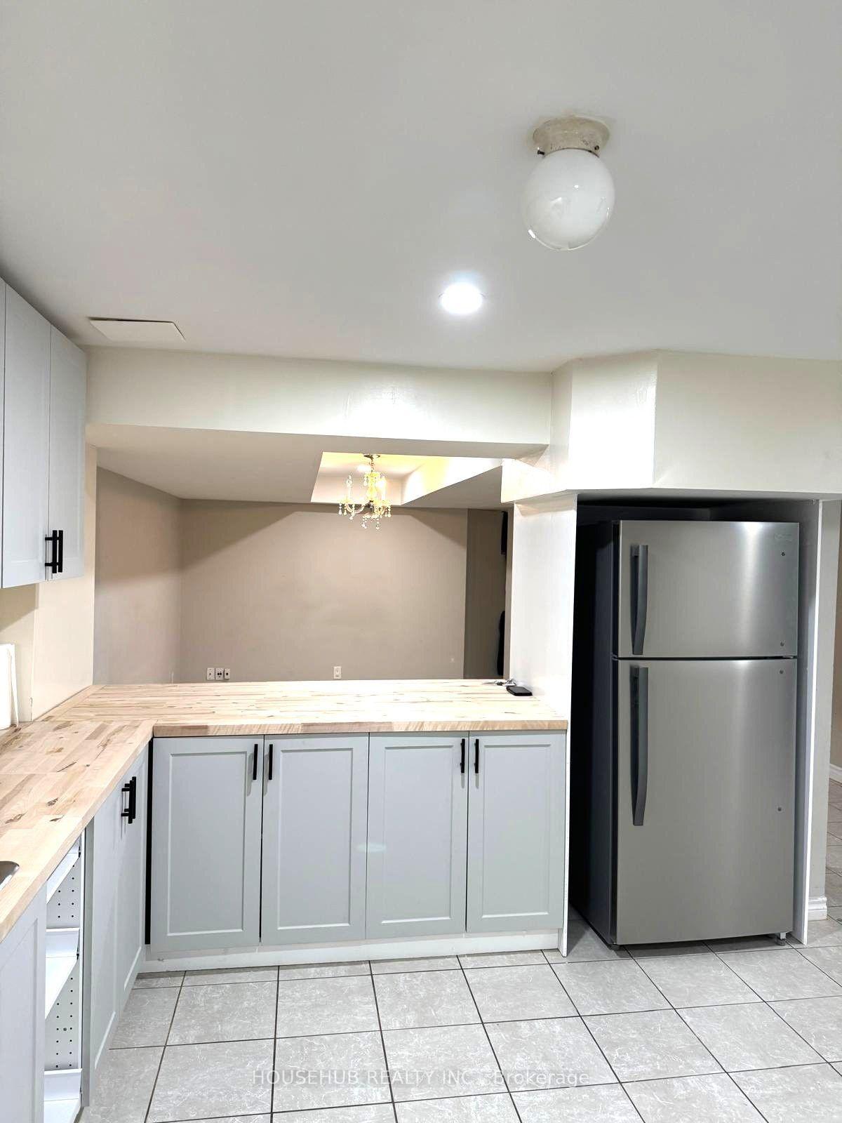 Photo 4 of Unit Bsmt, 5488 Loonlake Avenue, Mississauga, East Credit — HOMEH