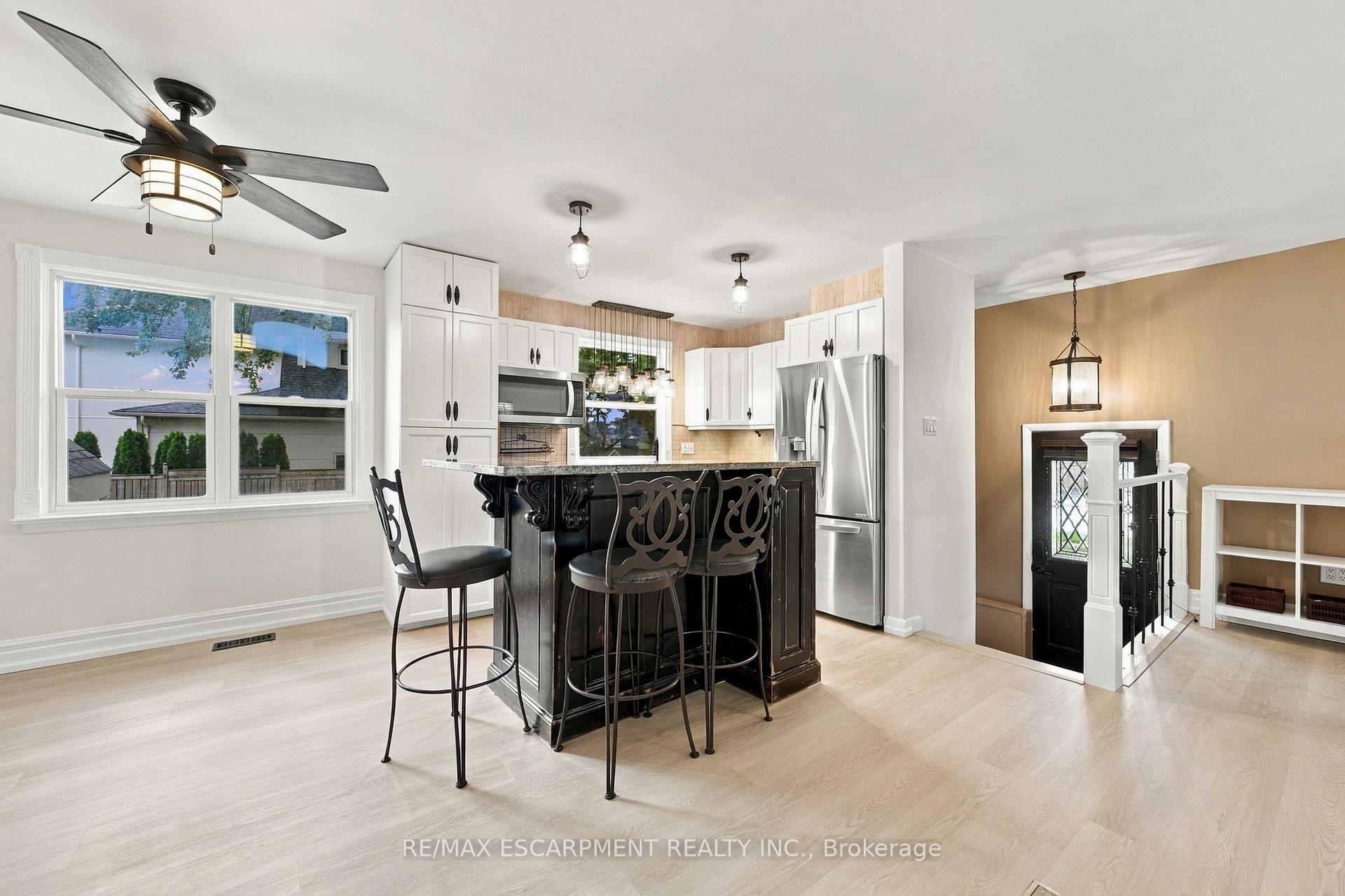 Photo 4 of 433 Belvenia Road, Burlington, Shoreacres — HOMEH