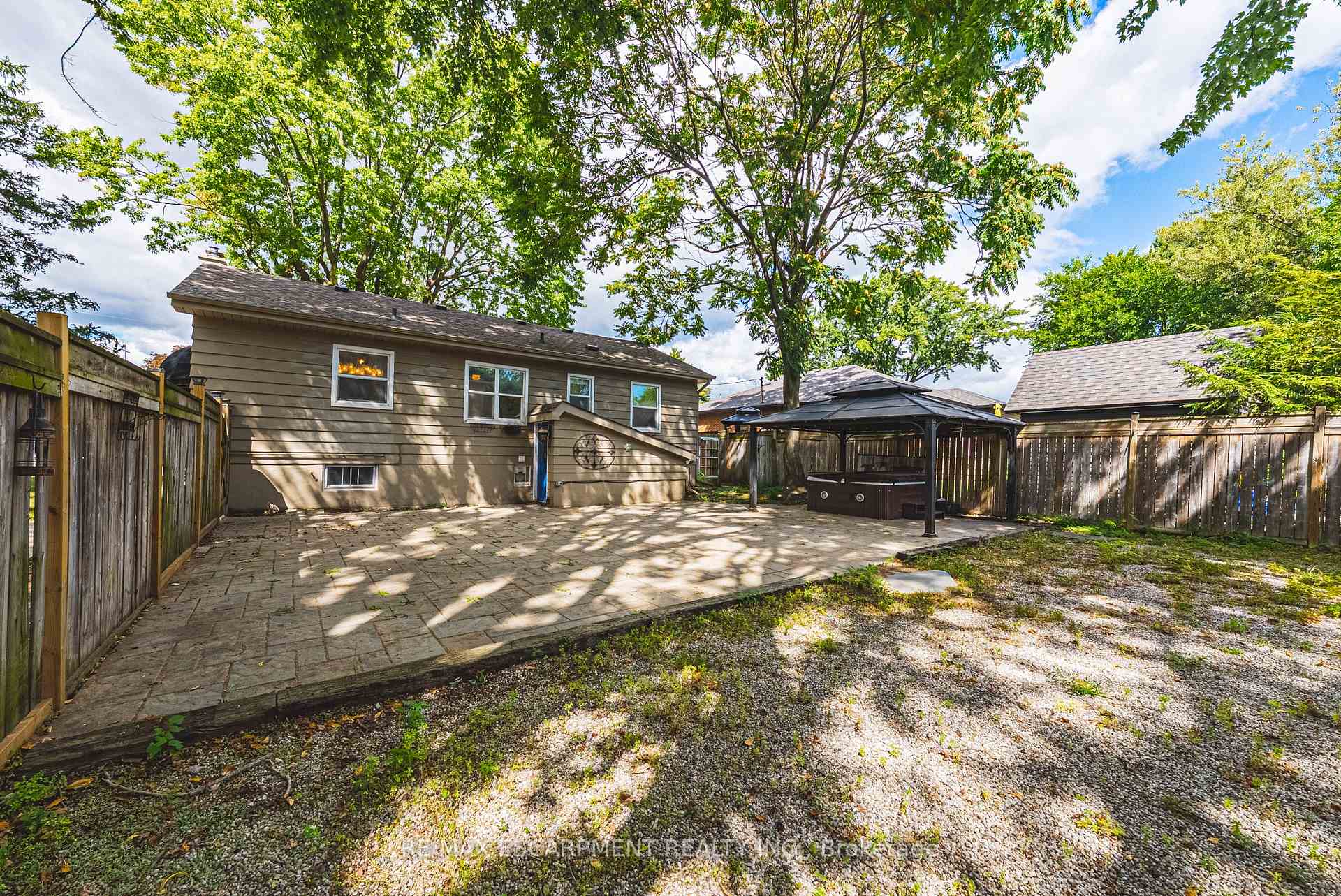 Photo 12 of 433 Belvenia Road, Burlington, Shoreacres — HOMEH