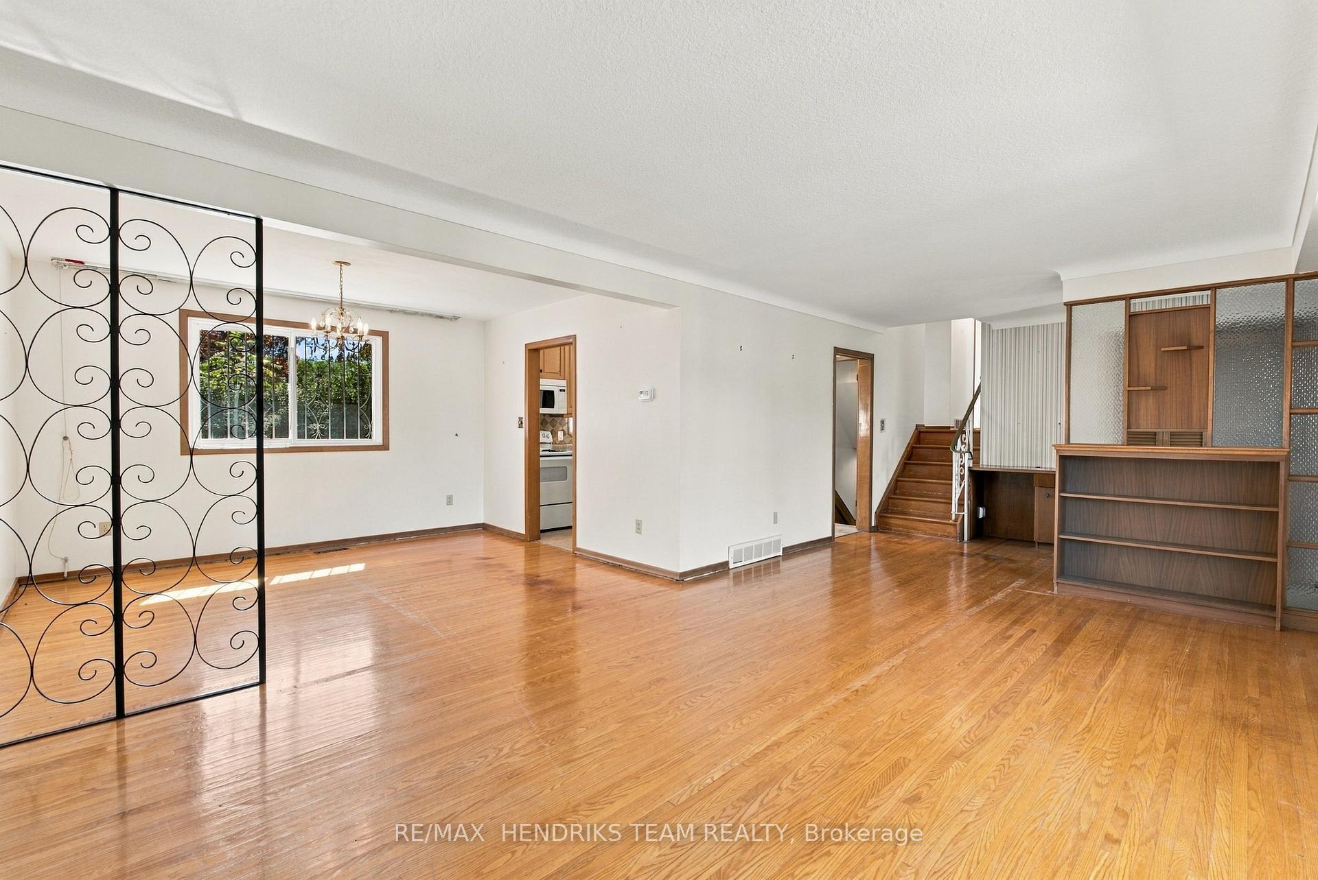 Photo 15 of 8 Empress Court, St. Catharines, Lakeport — HOMEH