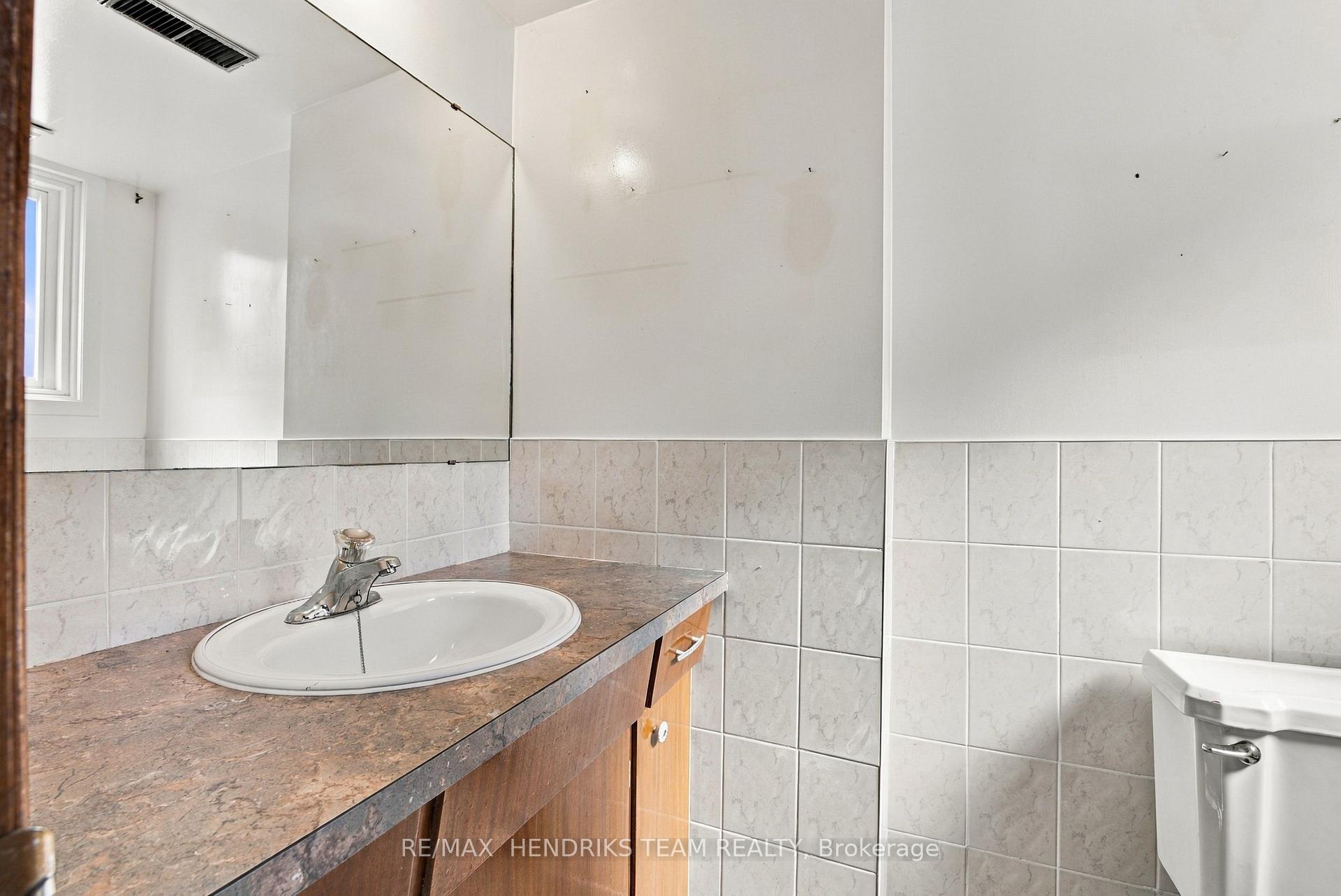 Photo 53 of 8 Empress Court, St. Catharines, Lakeport — HOMEH