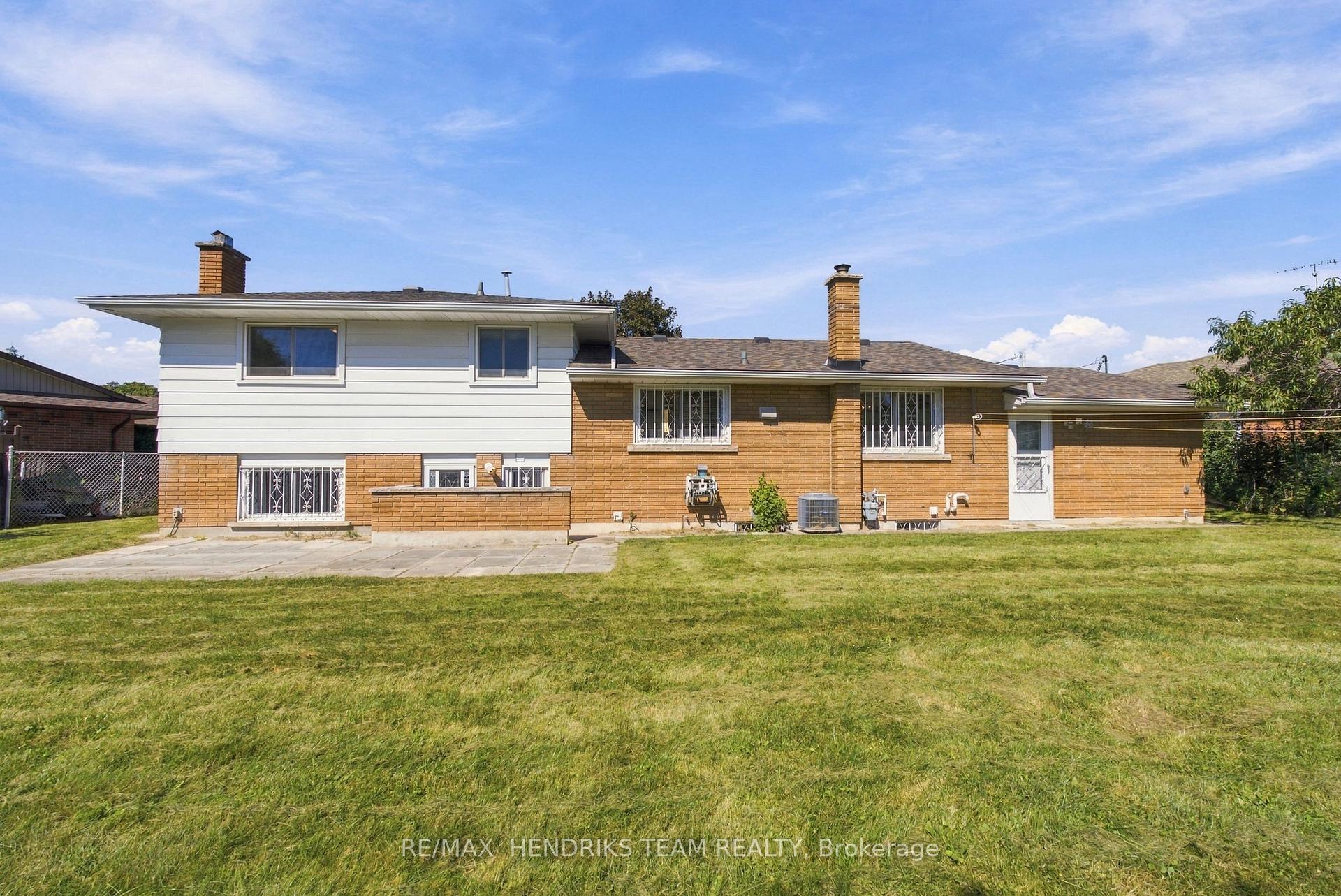 Photo 65 of 8 Empress Court, St. Catharines, Lakeport — HOMEH
