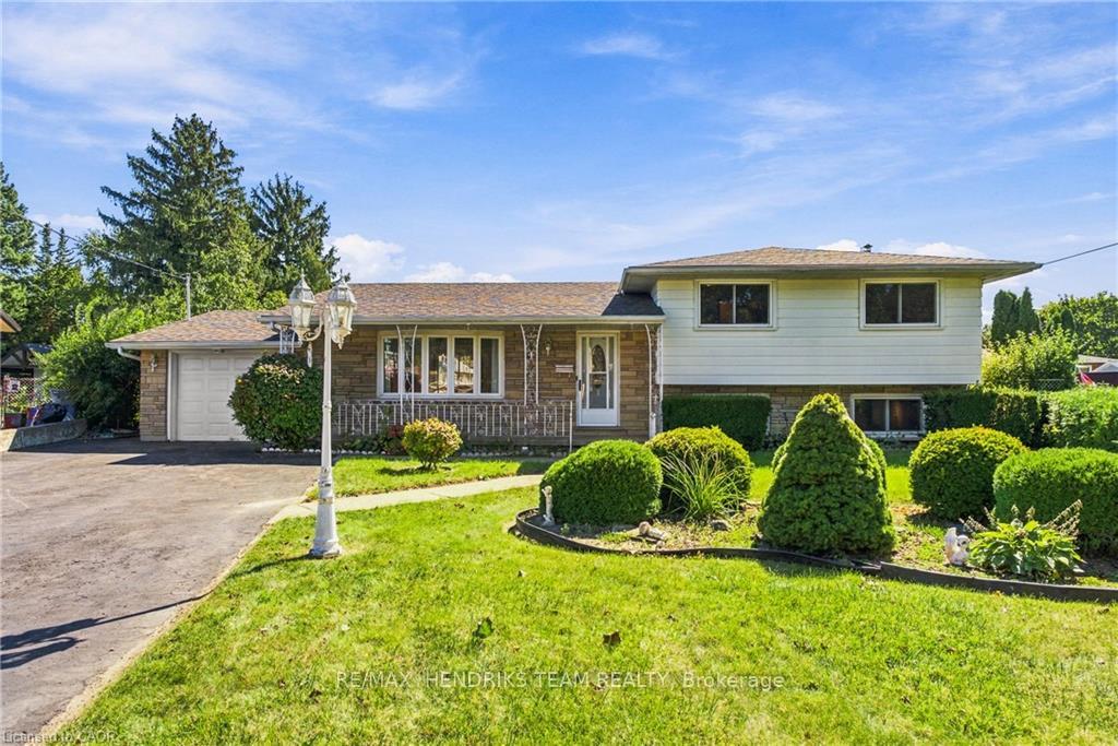 Photo 4 of 8 Empress Court, St. Catharines, Lakeport — HOMEH