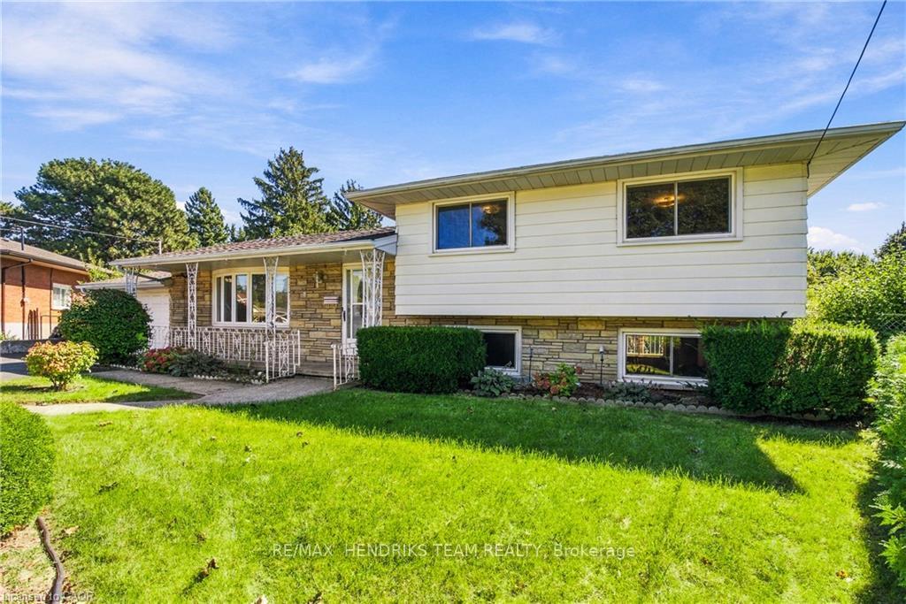 Photo 8 of 8 Empress Court, St. Catharines, Lakeport — HOMEH
