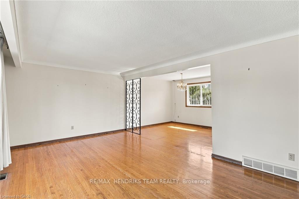 Photo 14 of 8 Empress Court, St. Catharines, Lakeport — HOMEH