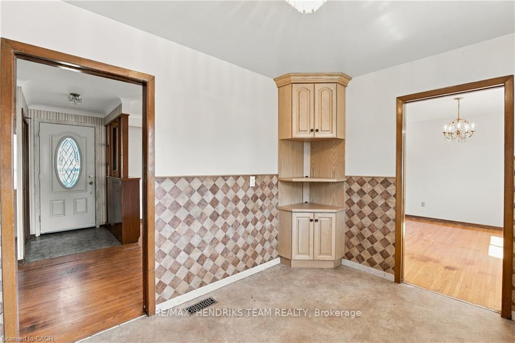 Photo 30 of 8 Empress Court, St. Catharines, Lakeport — HOMEH