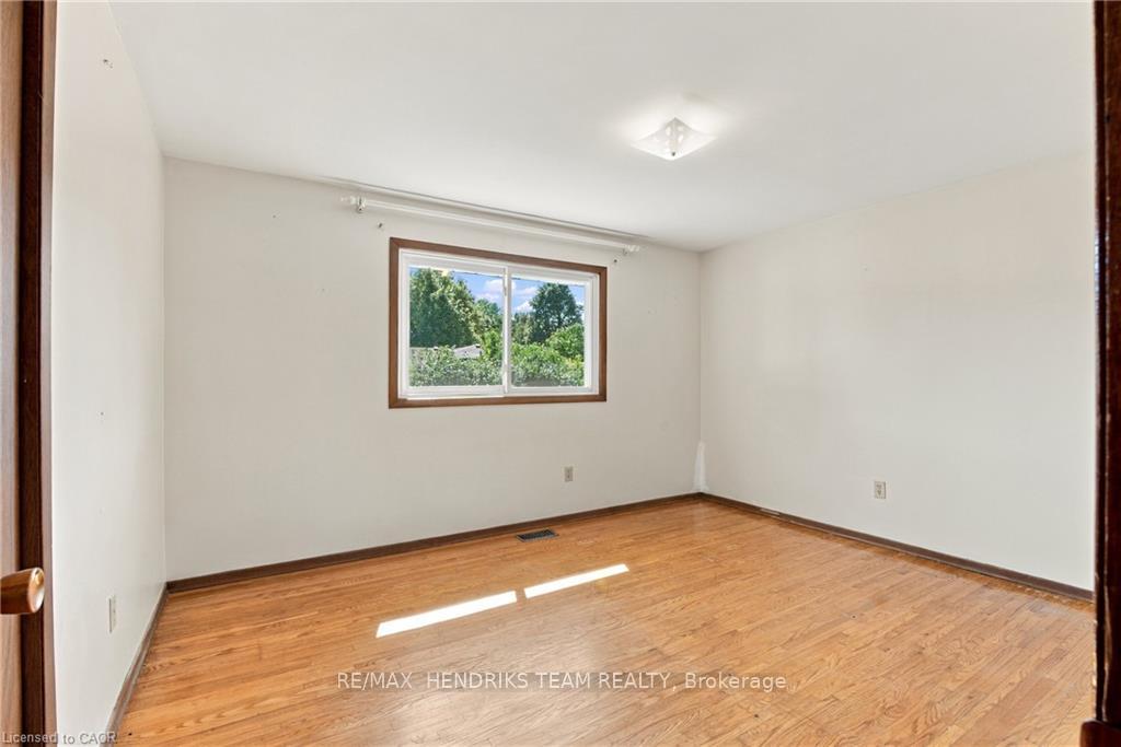 Photo 32 of 8 Empress Court, St. Catharines, Lakeport — HOMEH