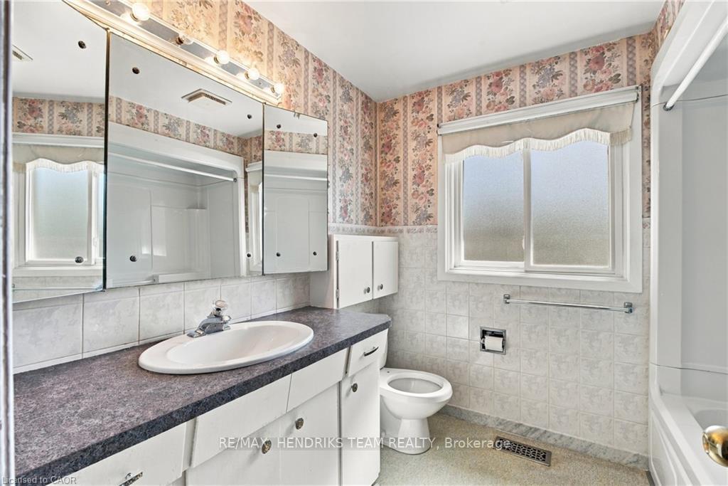 Photo 42 of 8 Empress Court, St. Catharines, Lakeport — HOMEH