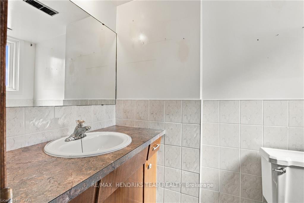 Photo 54 of 8 Empress Court, St. Catharines, Lakeport — HOMEH