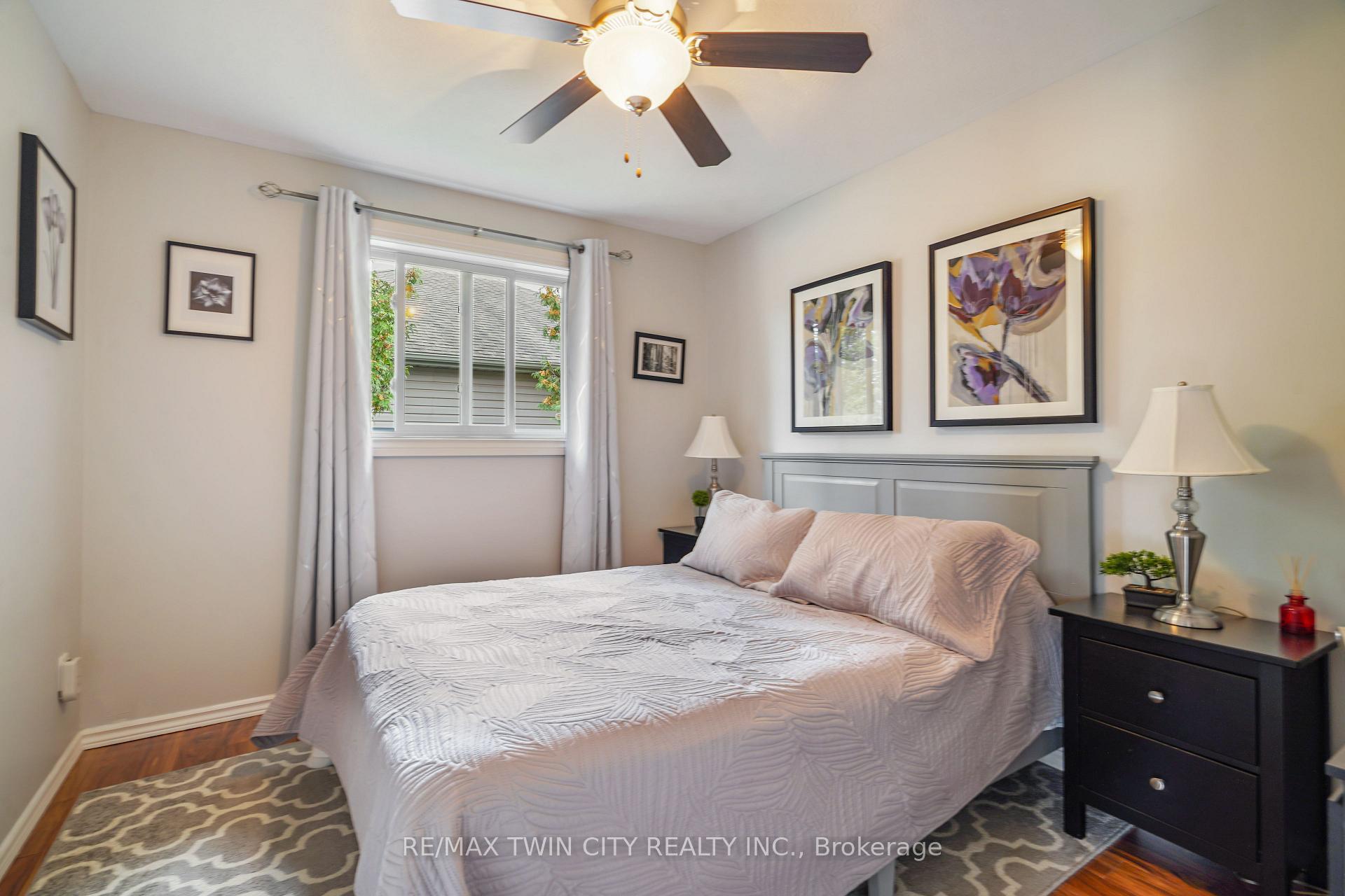 Photo 17 of 26 MacPherson Drive, Brant, Paris — HOMEH