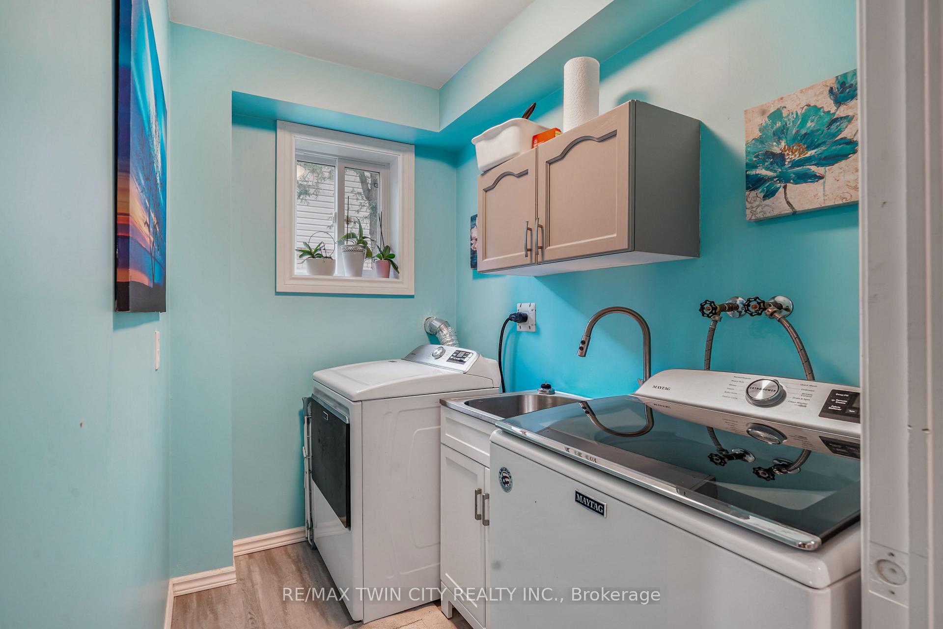 Photo 26 of 26 MacPherson Drive, Brant, Paris — HOMEH