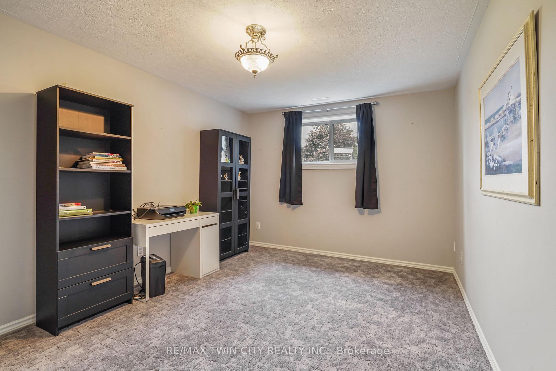 Photo 30 of 26 MacPherson Drive, Brant, Paris — HOMEH