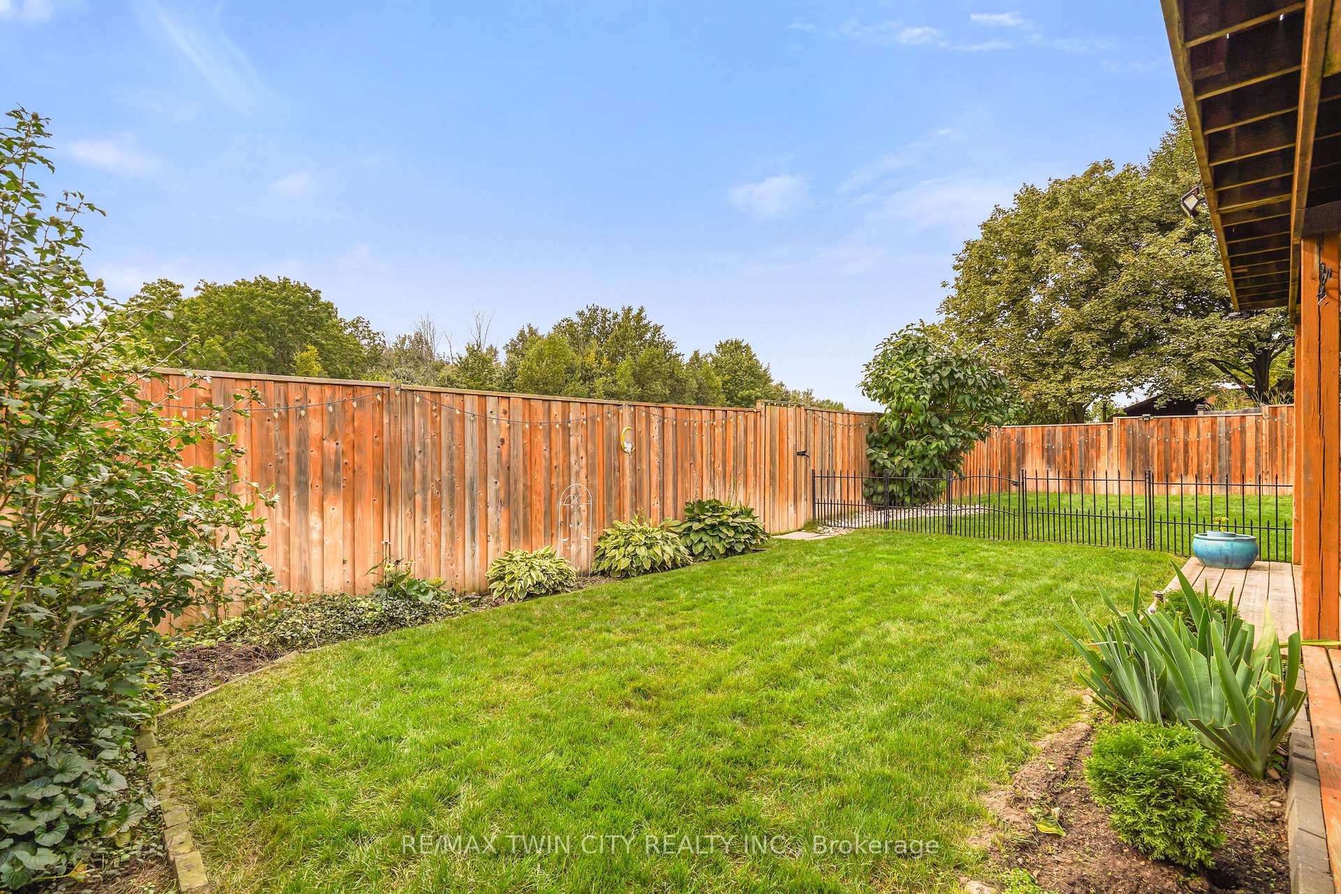 Photo 37 of 26 MacPherson Drive, Brant, Paris — HOMEH