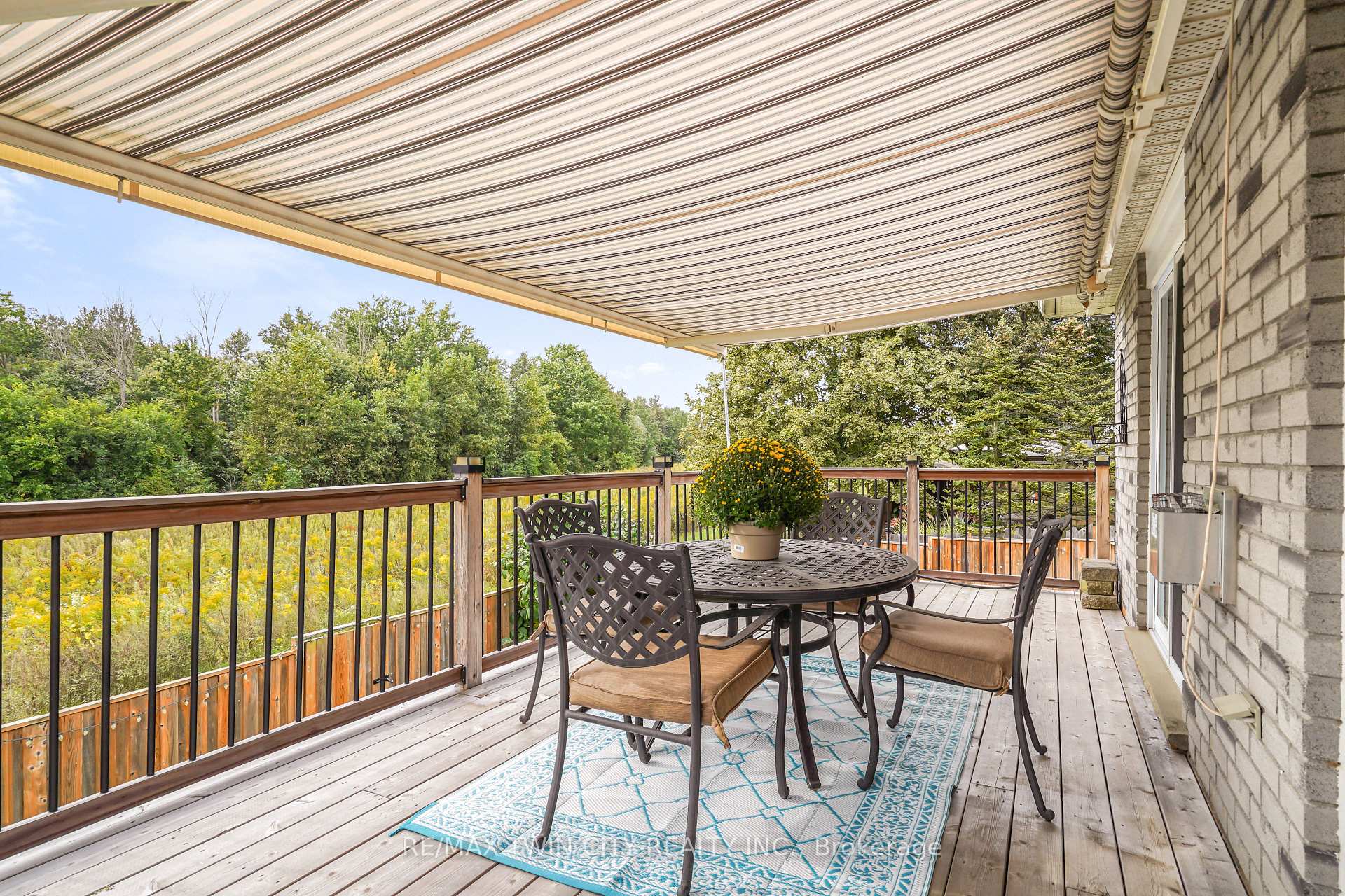 Photo 41 of 26 MacPherson Drive, Brant, Paris — HOMEH