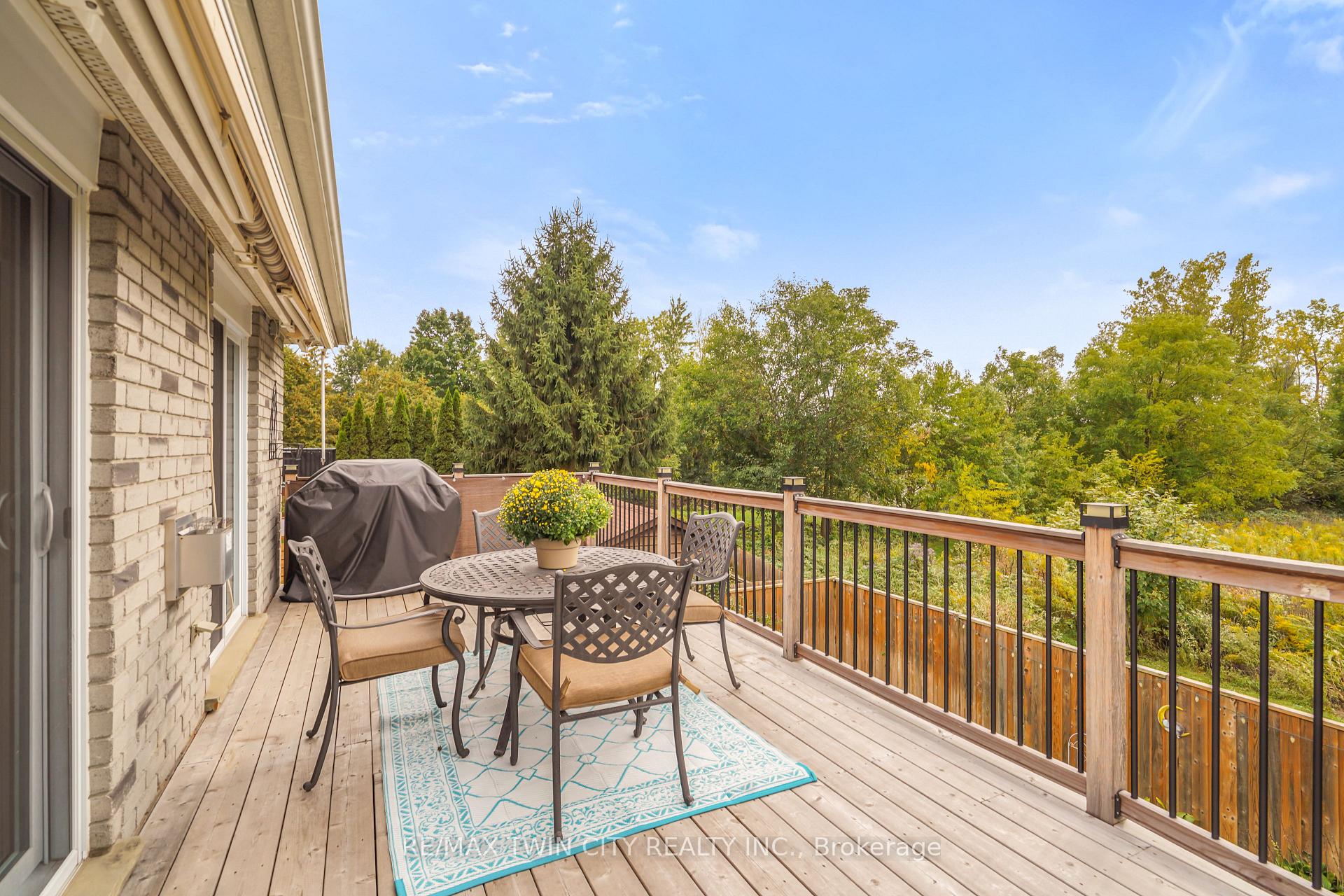 Photo 42 of 26 MacPherson Drive, Brant, Paris — HOMEH