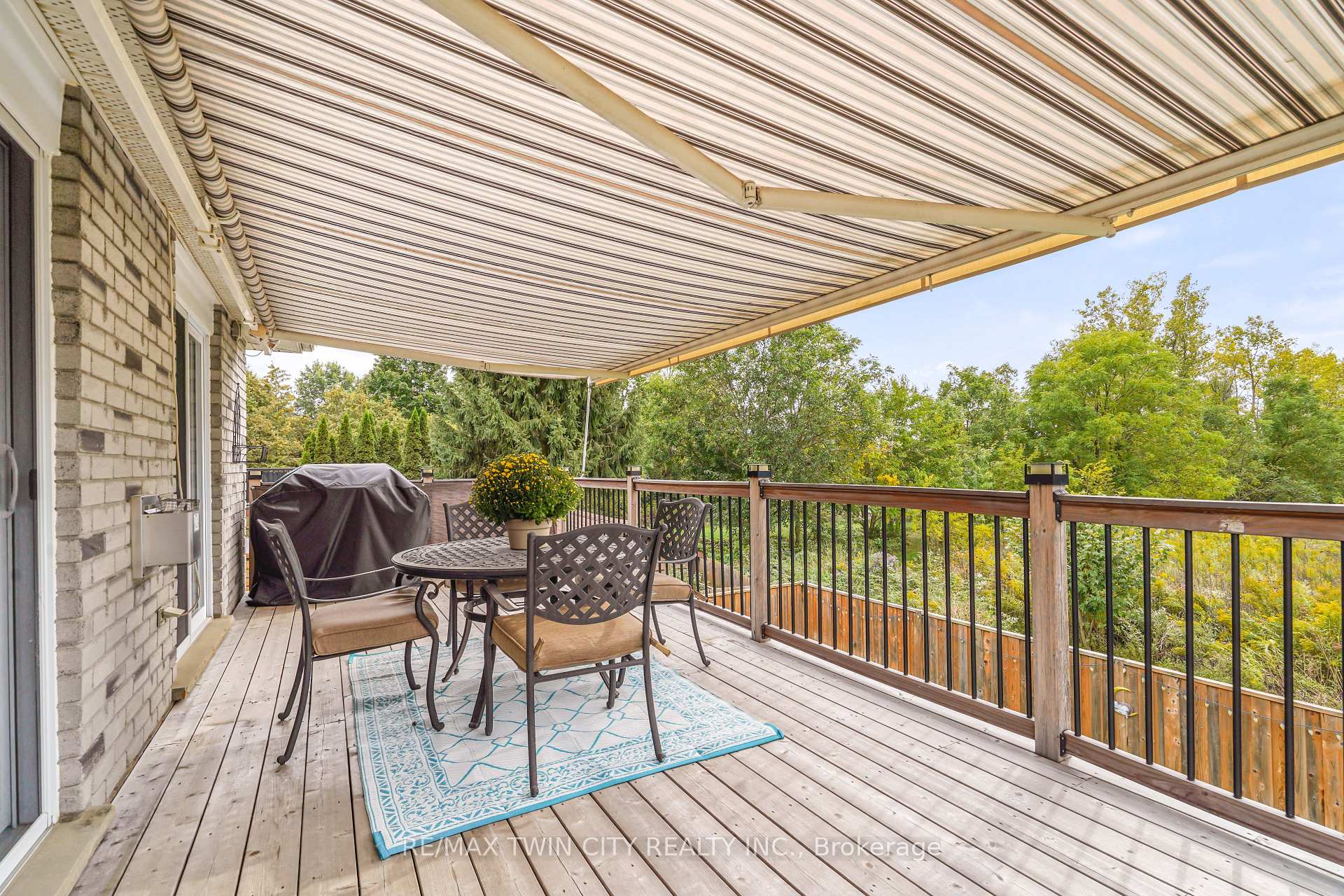 Photo 43 of 26 MacPherson Drive, Brant, Paris — HOMEH