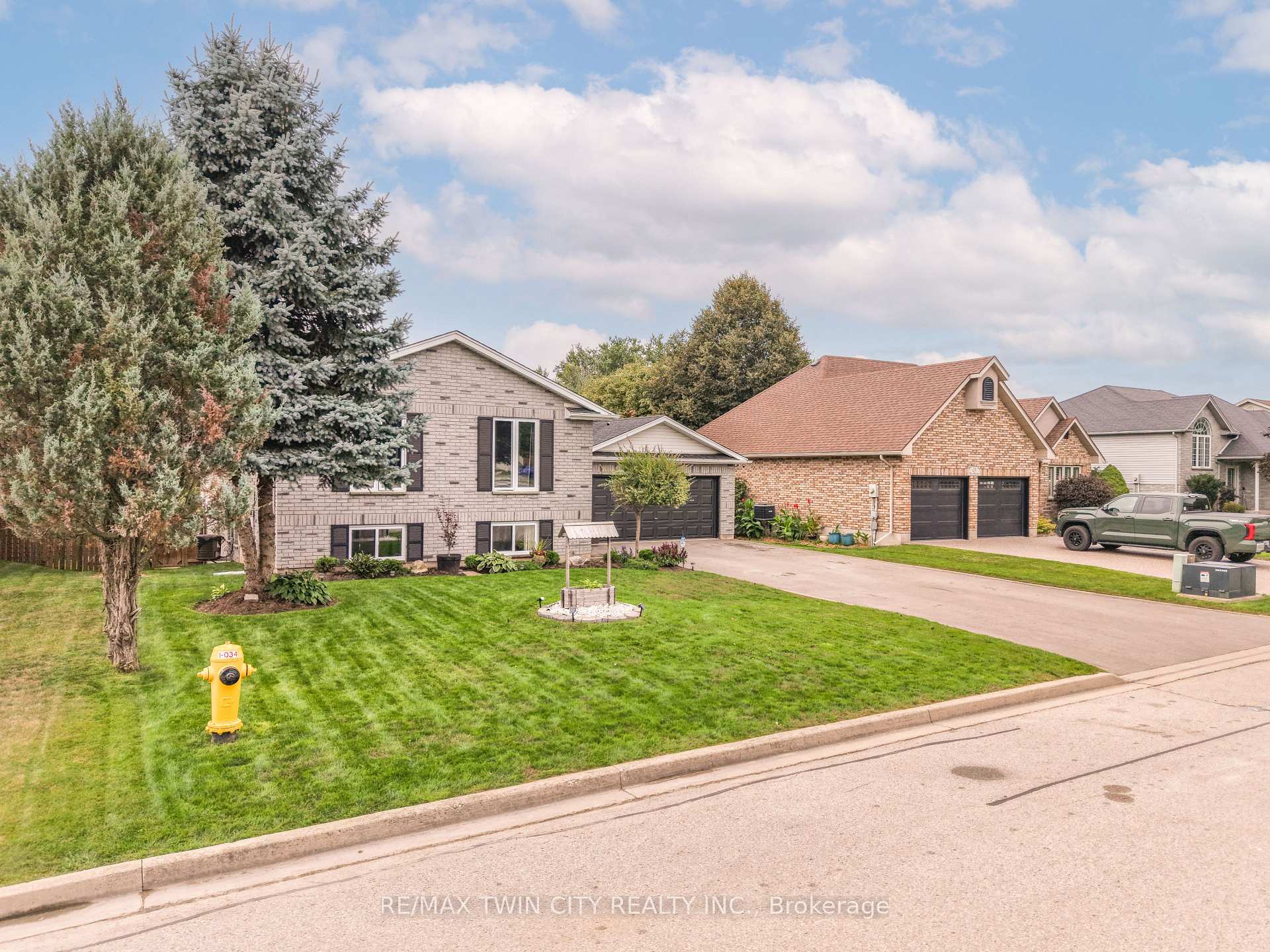 Photo 44 of 26 MacPherson Drive, Brant, Paris — HOMEH