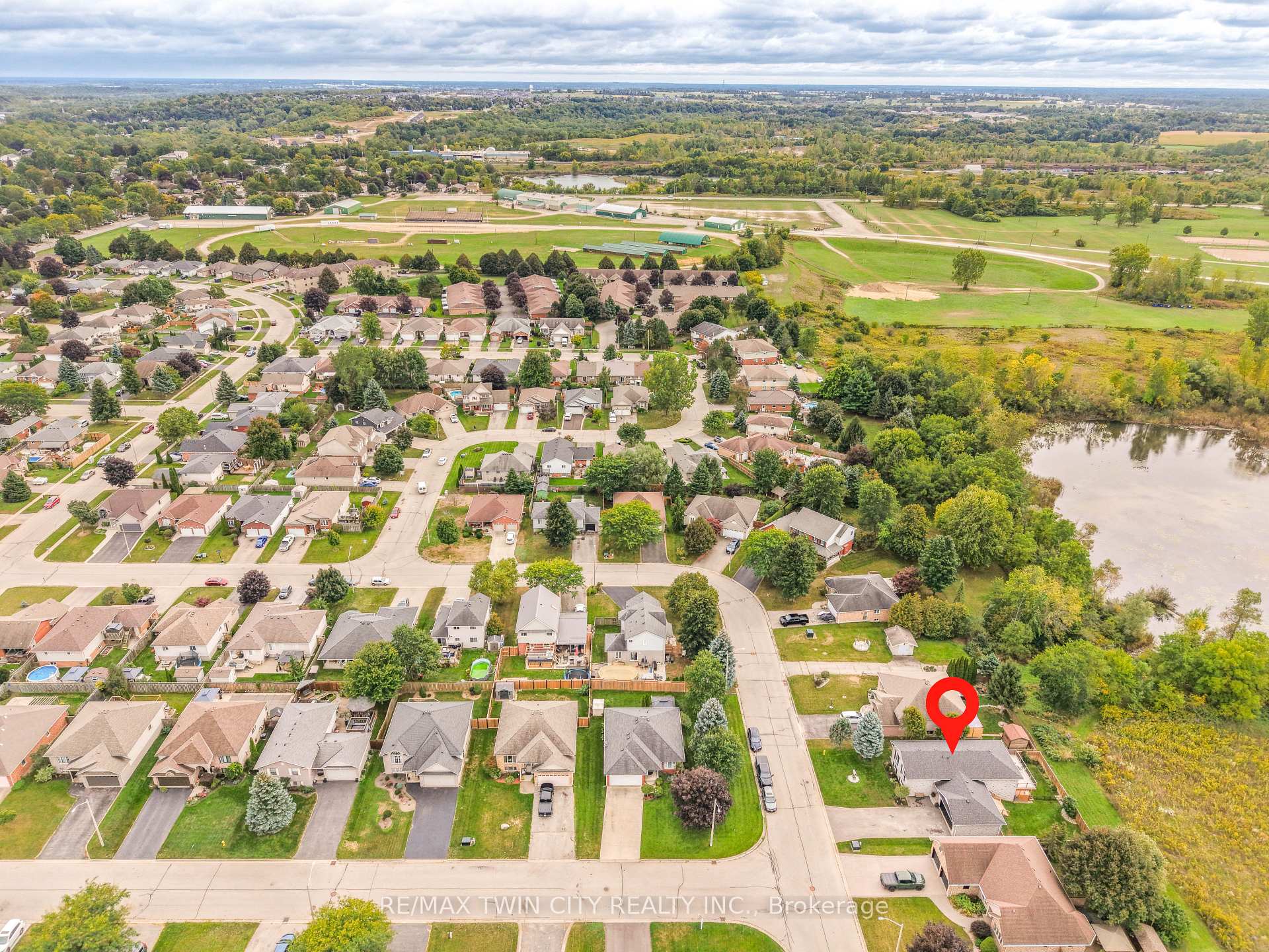Photo 47 of 26 MacPherson Drive, Brant, Paris — HOMEH