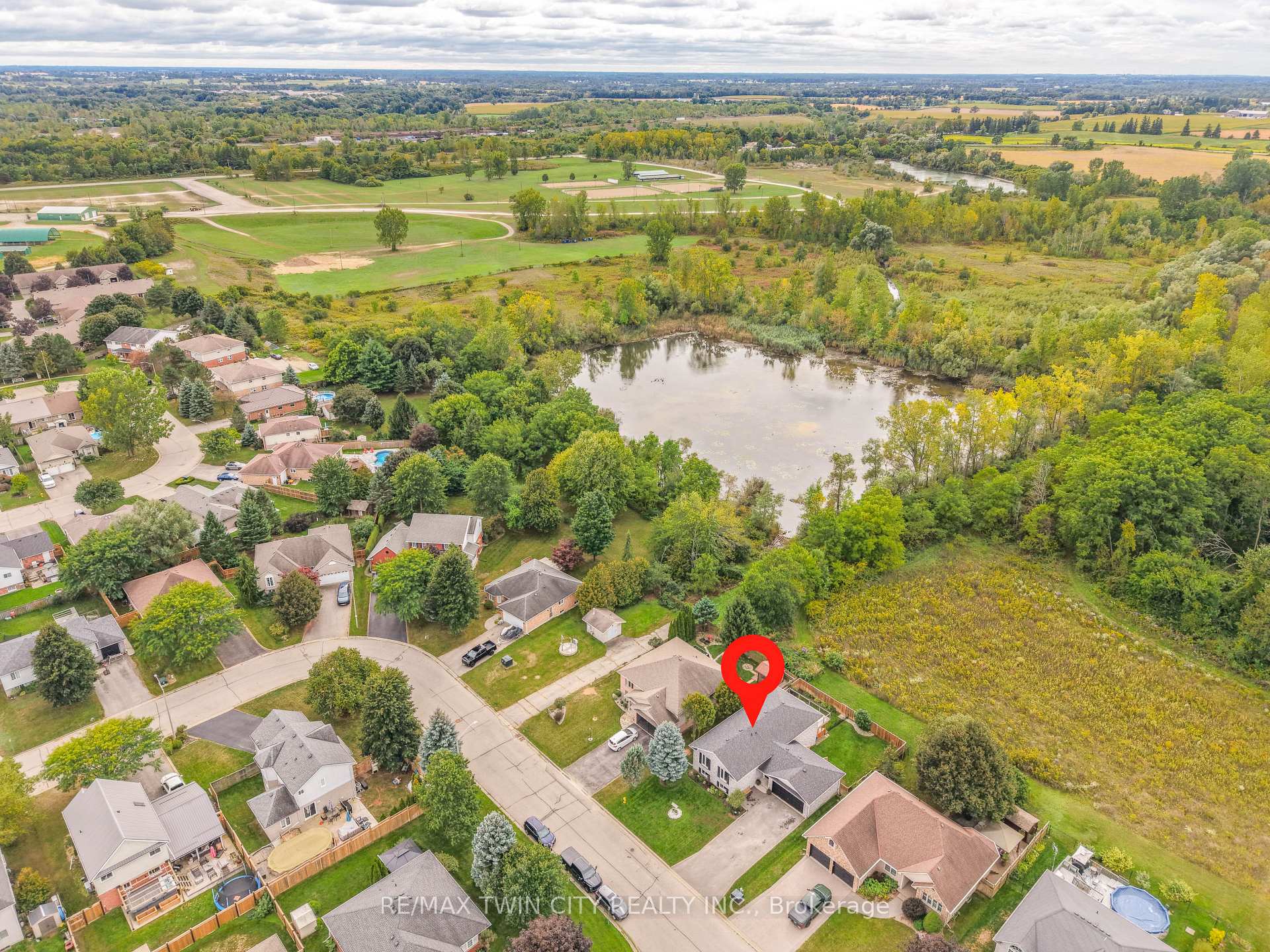 Photo 48 of 26 MacPherson Drive, Brant, Paris — HOMEH
