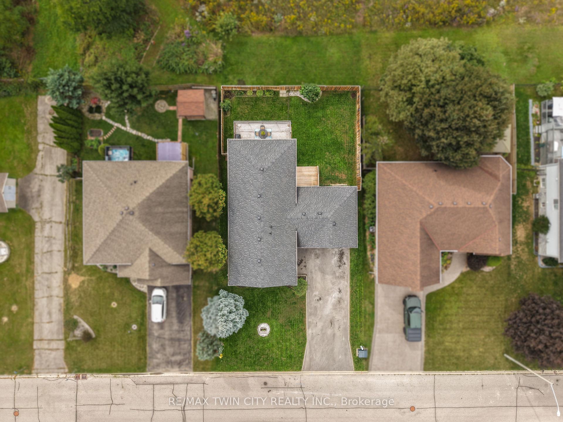 Photo 50 of 26 MacPherson Drive, Brant, Paris — HOMEH