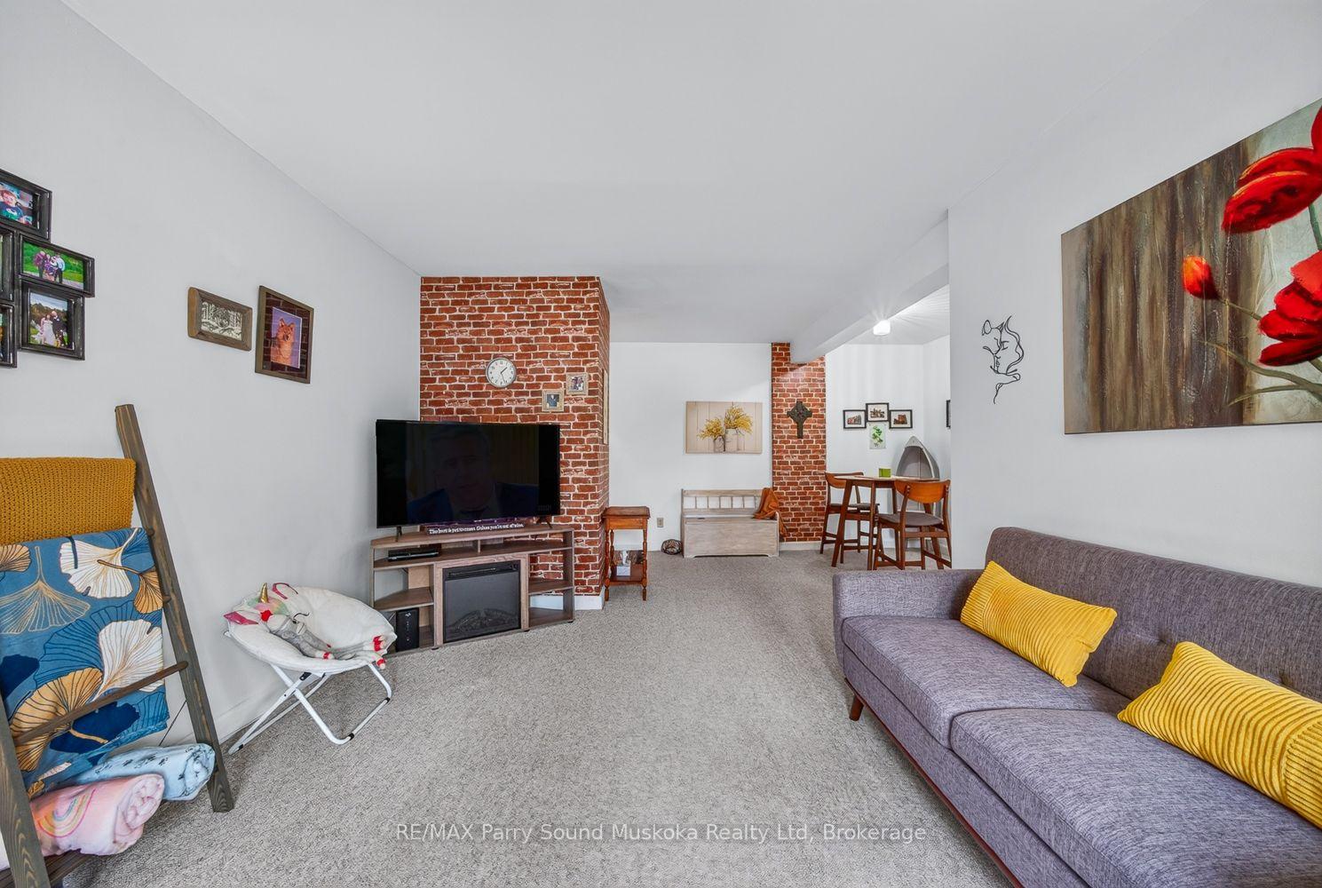 Photo 9 of Unit 6, 118 Isabella Street, Parry Sound — HOMEH
