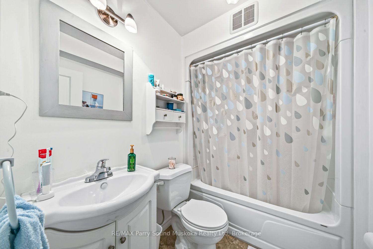 Photo 24 of Unit 6, 118 Isabella Street, Parry Sound — HOMEH
