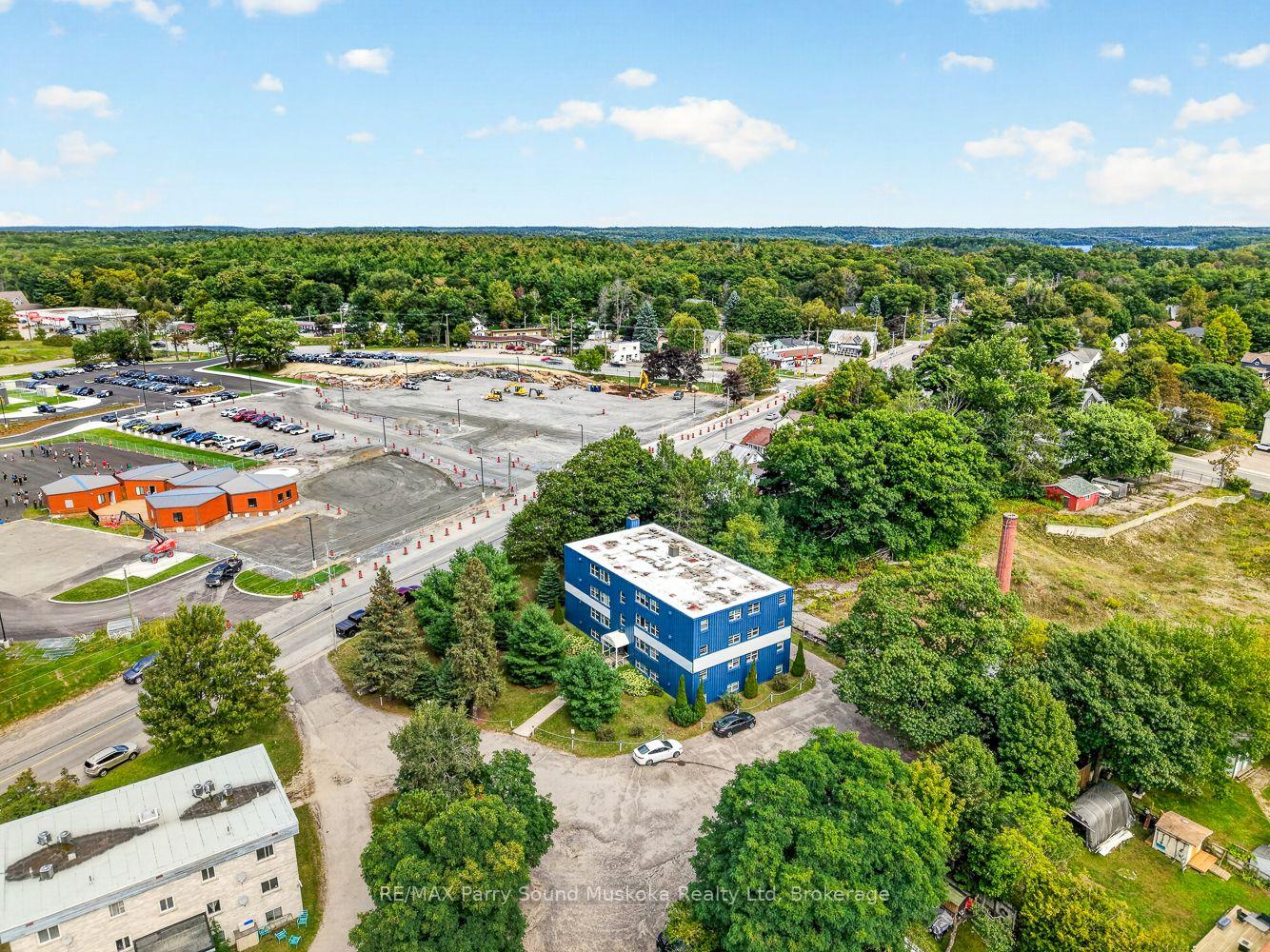 Photo 30 of Unit 6, 118 Isabella Street, Parry Sound — HOMEH