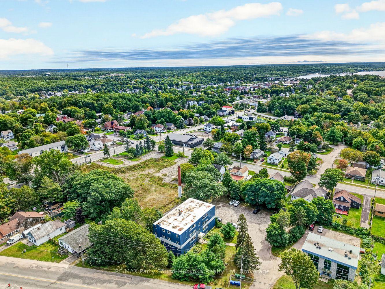 Photo 32 of Unit 6, 118 Isabella Street, Parry Sound — HOMEH