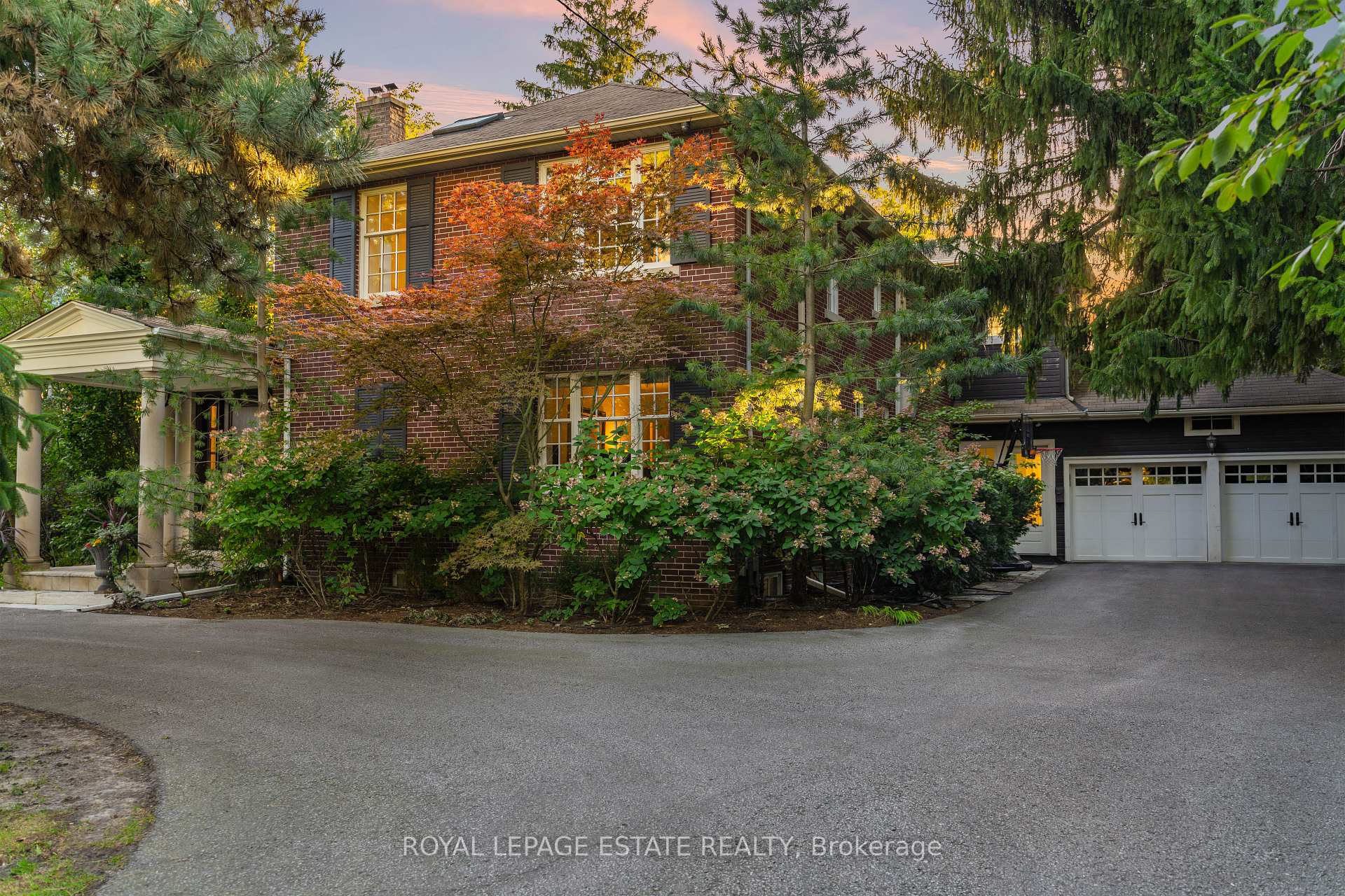 Photo 2 of 22 Hill Crescent, Scarborough, Scarborough Village — HOMEH